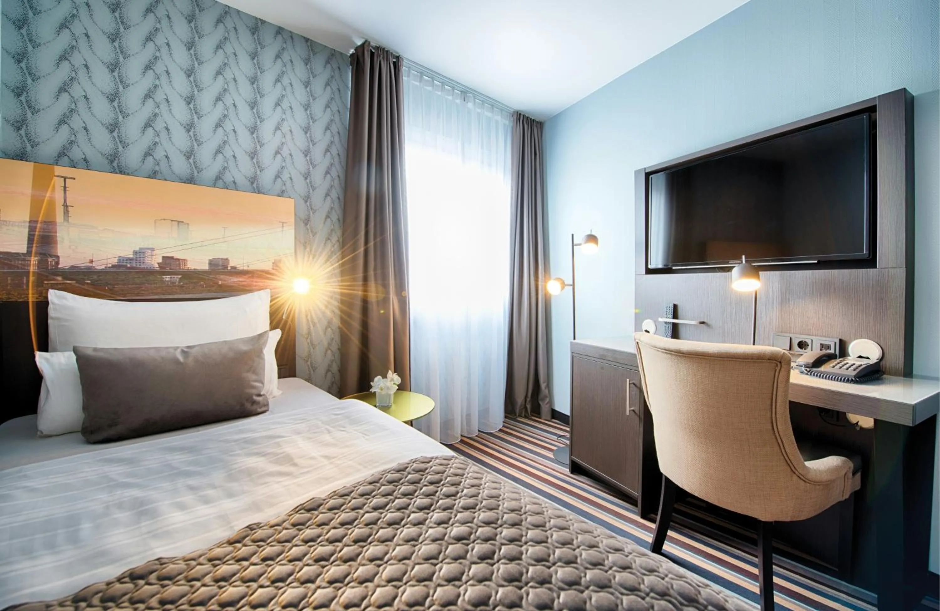 Photo of the whole room, Bed in Leonardo Boutique Hotel Düsseldorf