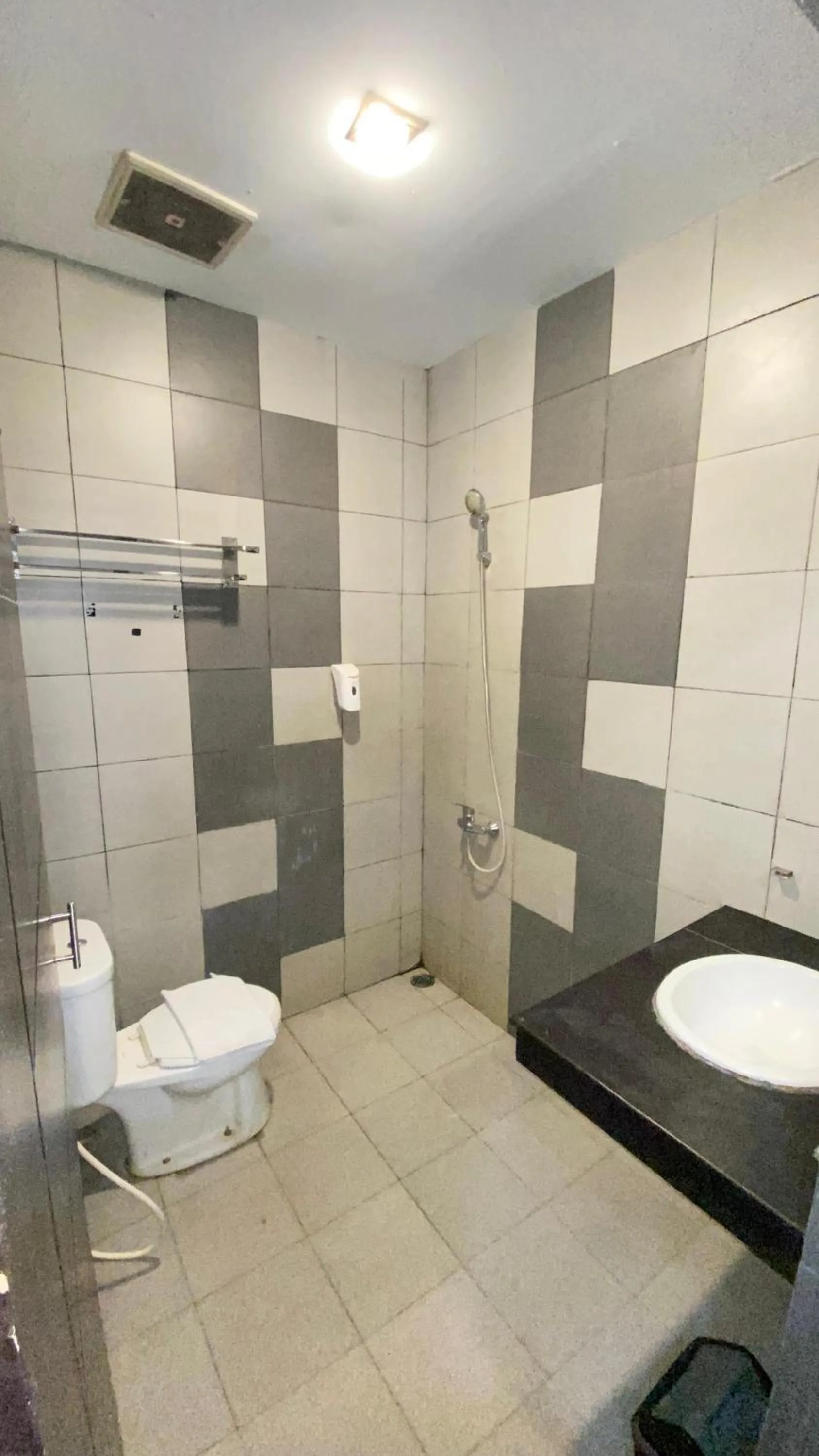 Bathroom in Saka Hotel Medan