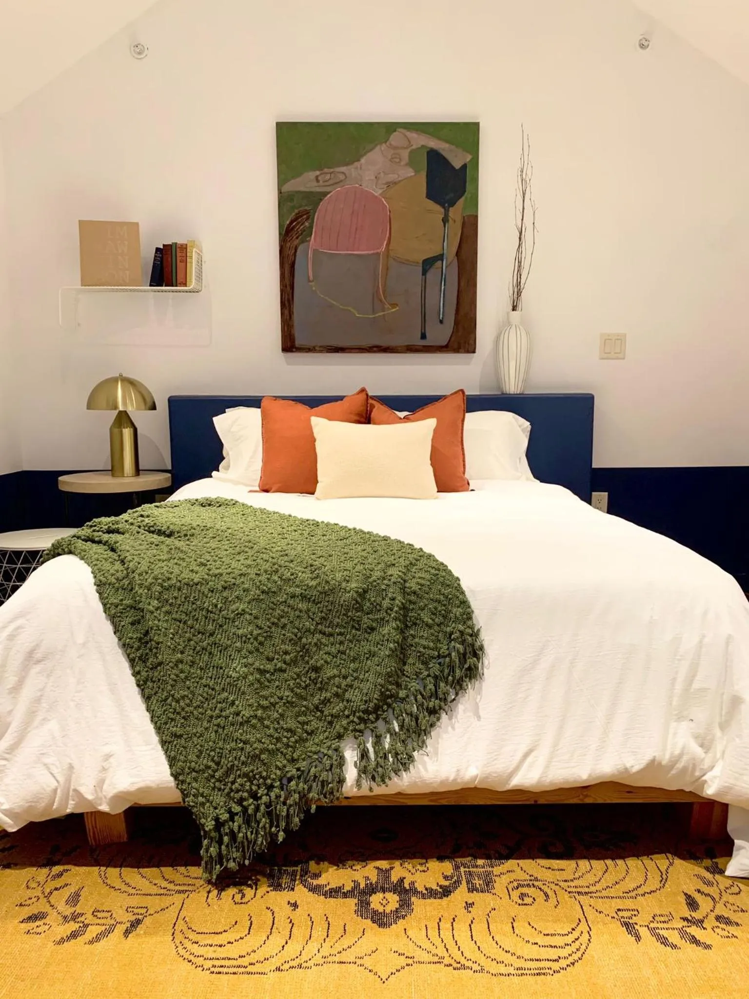 Bed in The Trail in Adams - Berkshires' Art Hotel