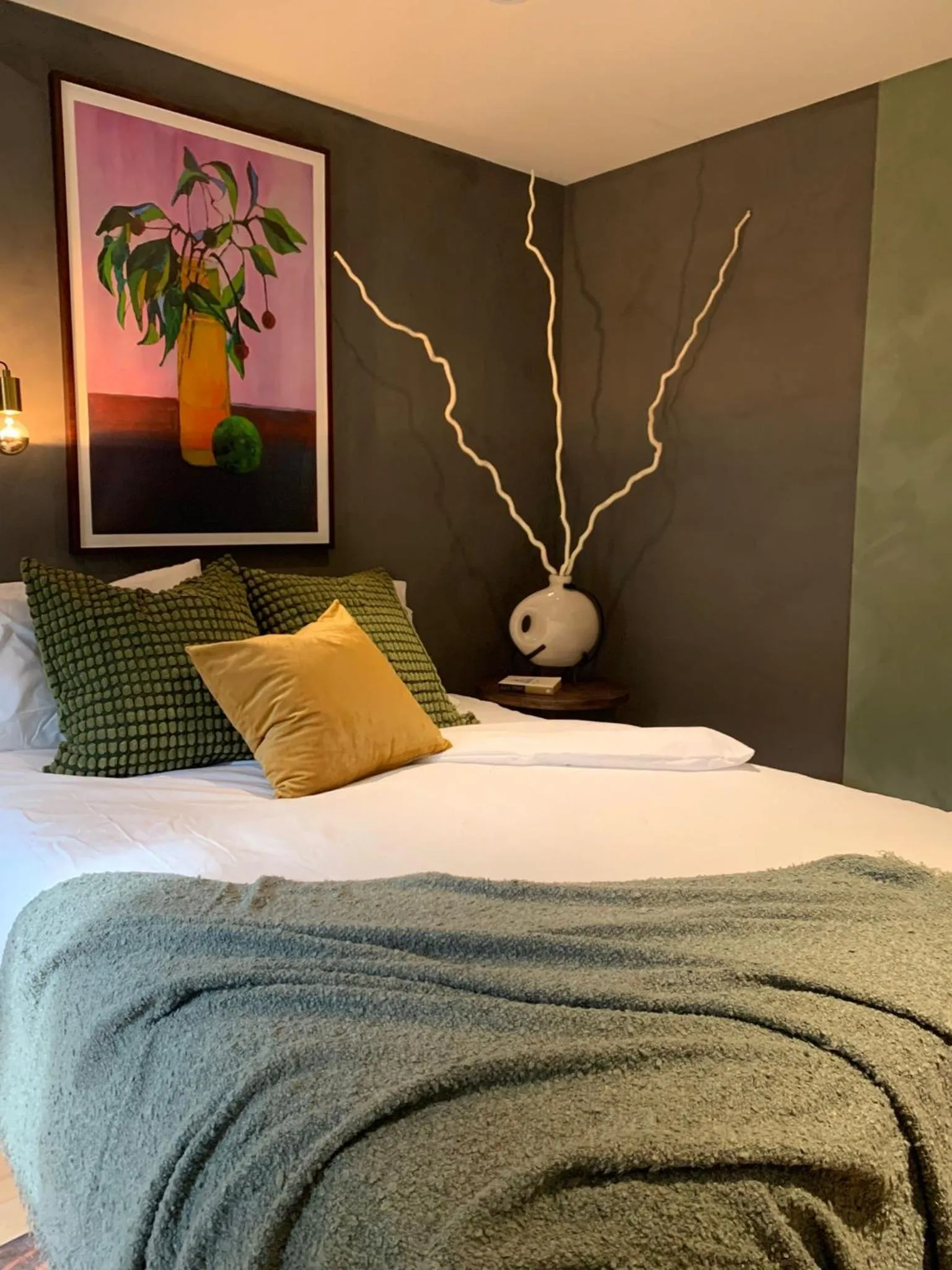 Bed in The Trail in Adams - Berkshires' Art Hotel