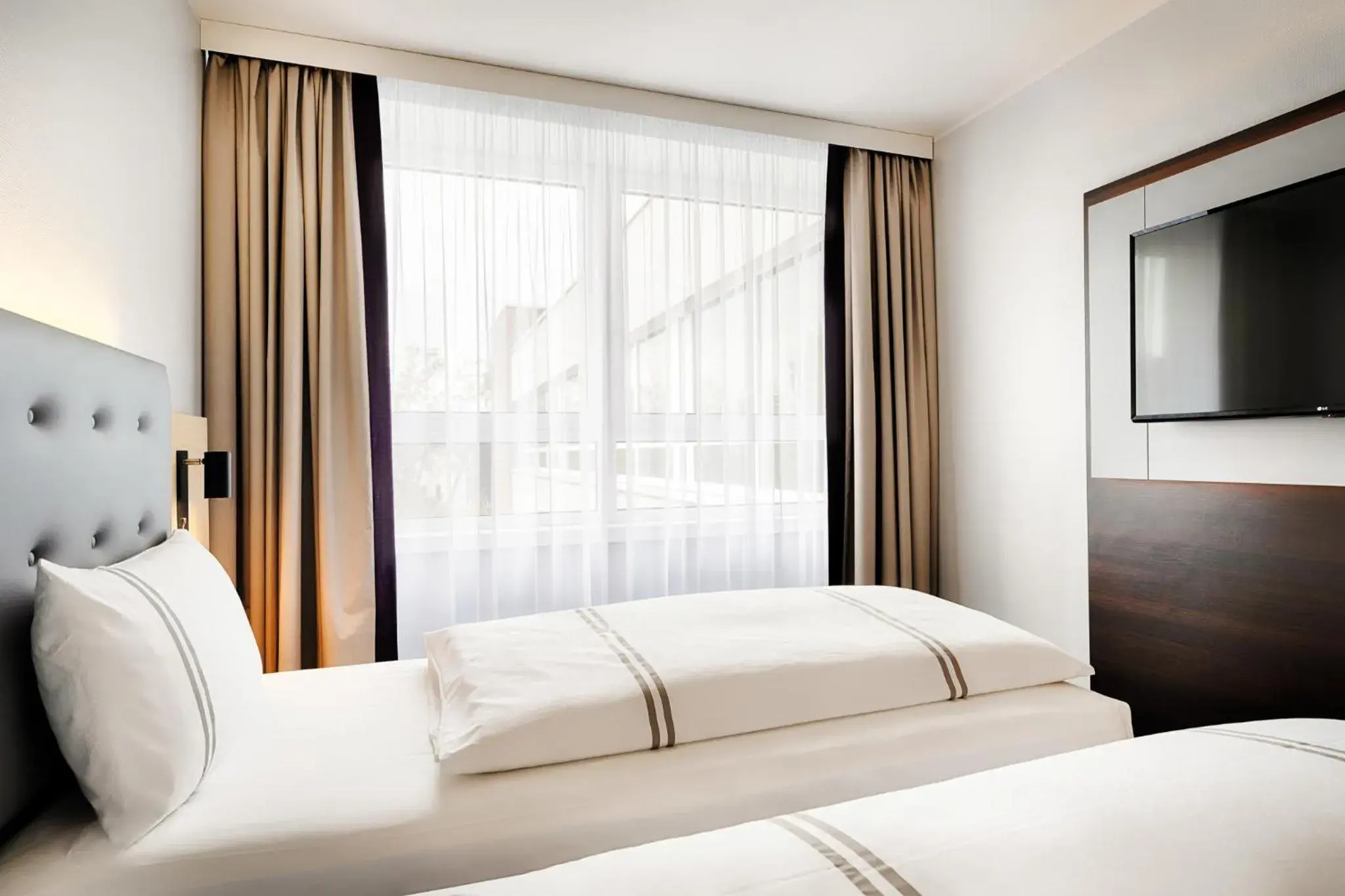 Twin Room - Disability Access in Premier Inn Berlin City Süd Twin Room - Disability Access in Premier Inn Berlin City Süd