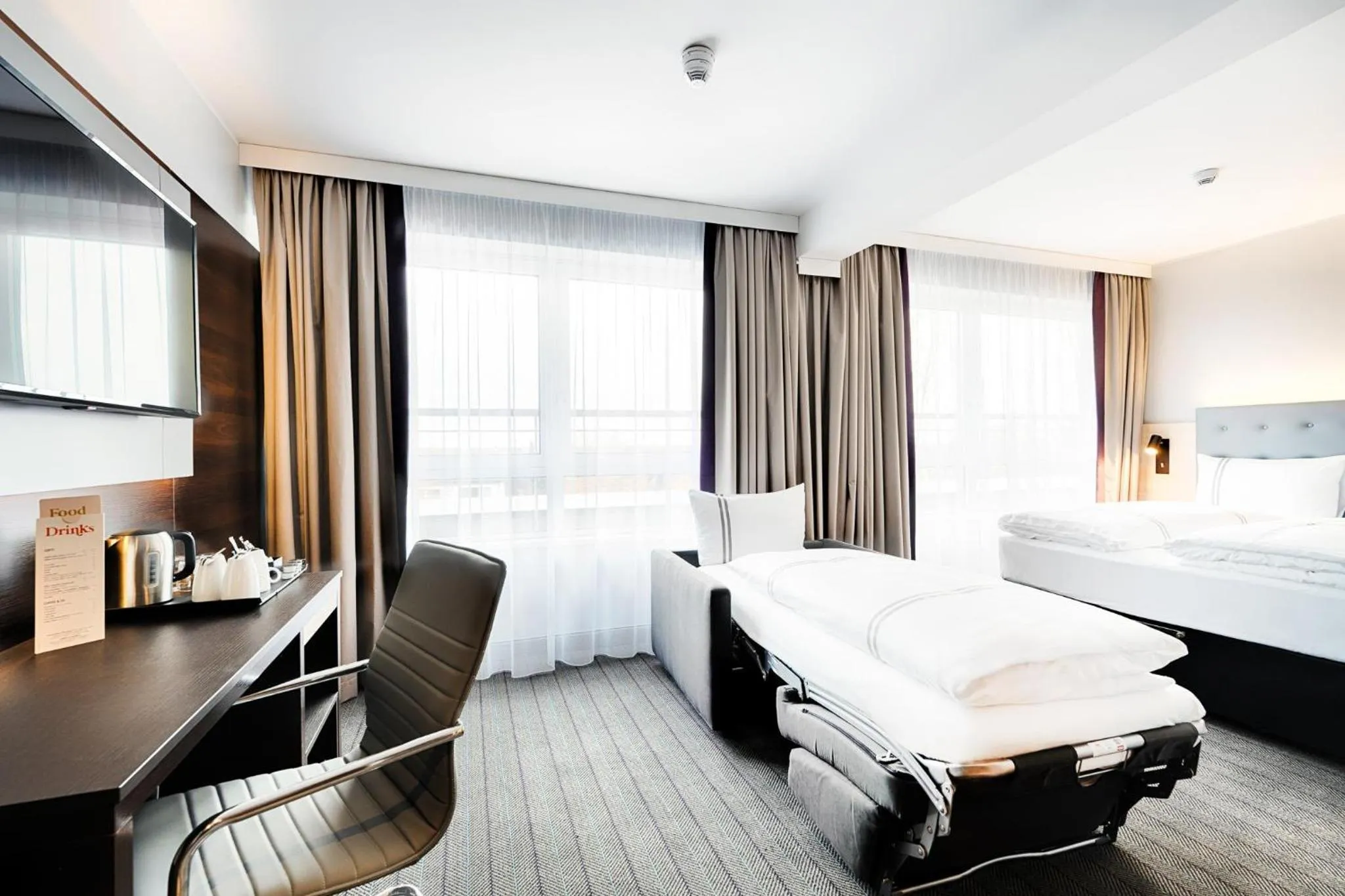 Bedroom, Bed in Premier Inn Berlin City Süd