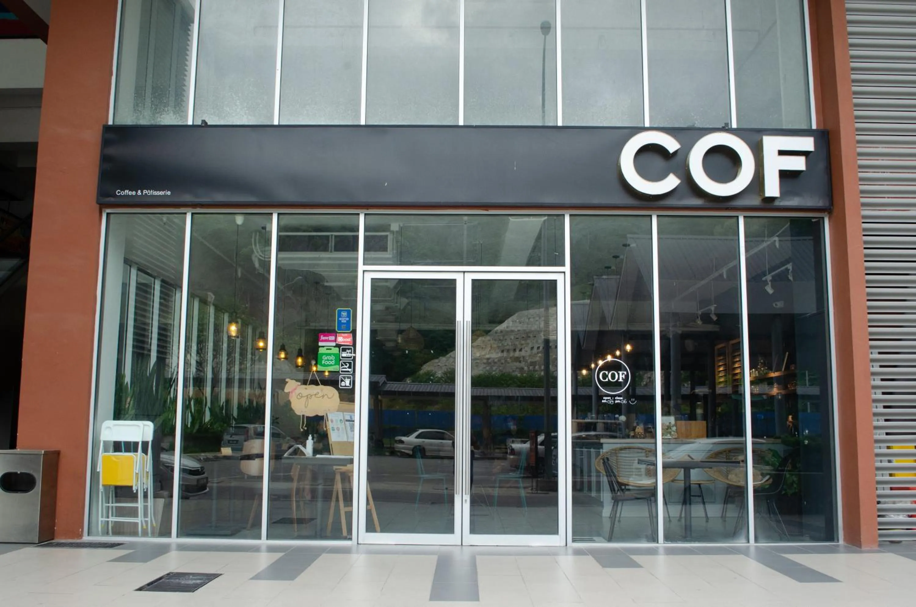 Food and drinks in Aeropod Suites by Calvin