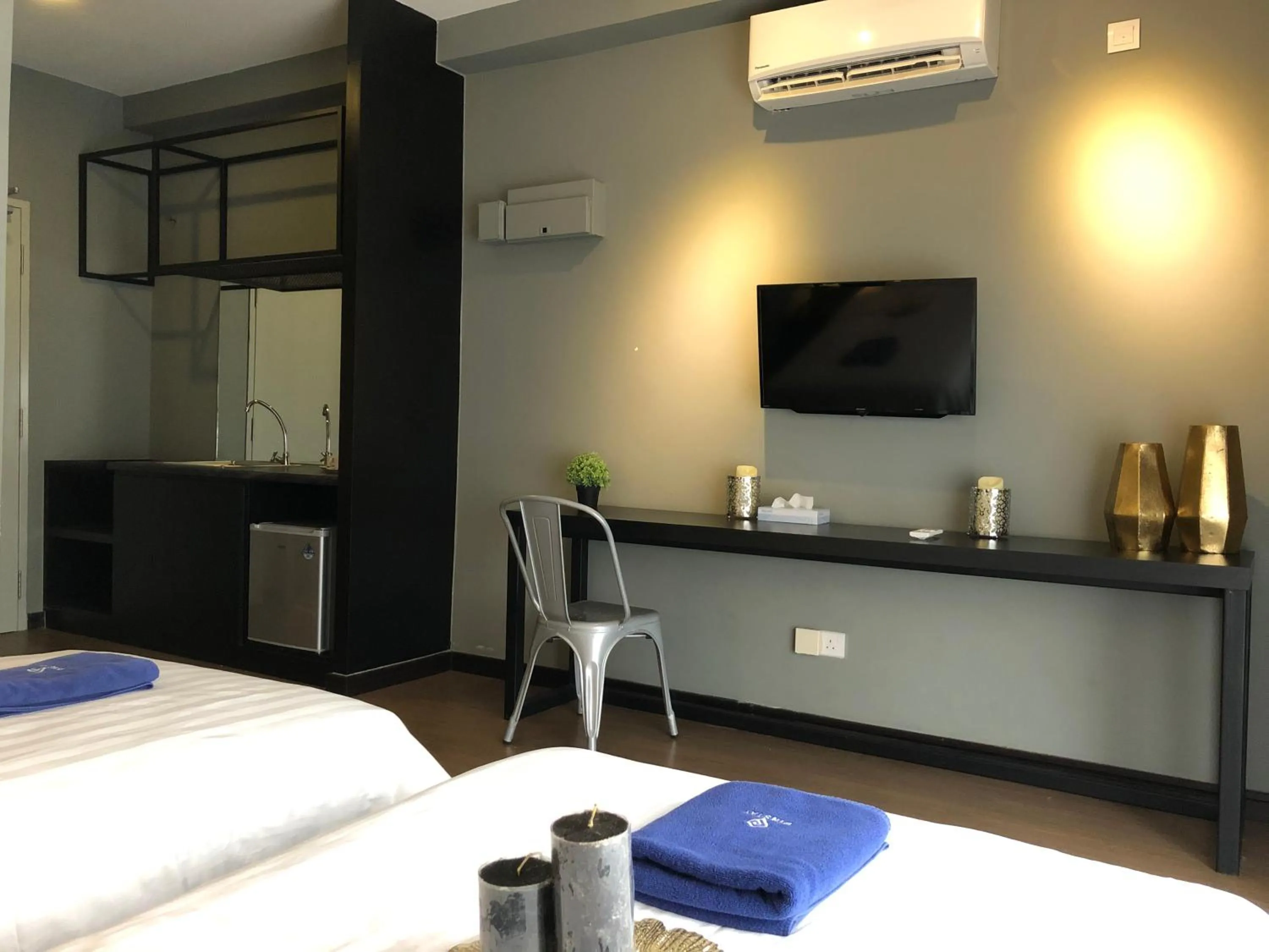 Bed in Aeropod Suites by Calvin