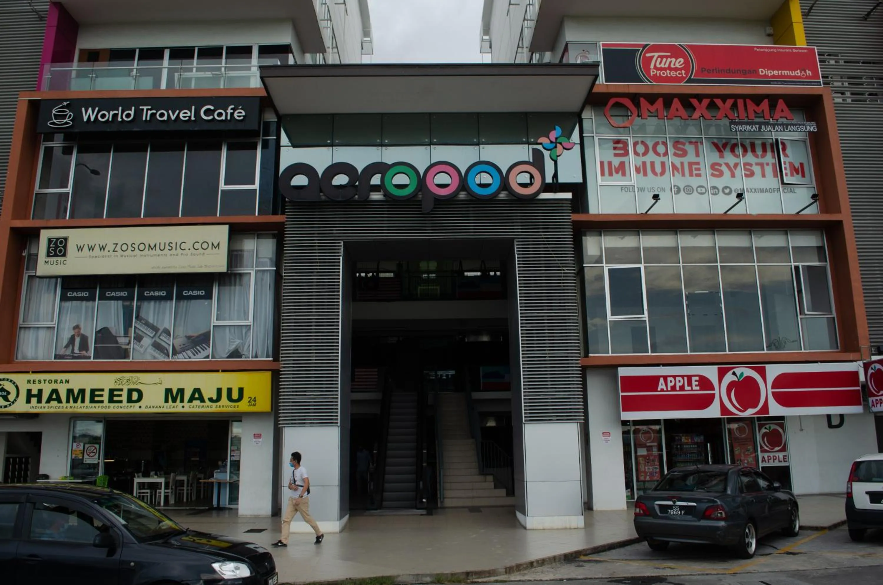 Street view in Aeropod Suites by Calvin