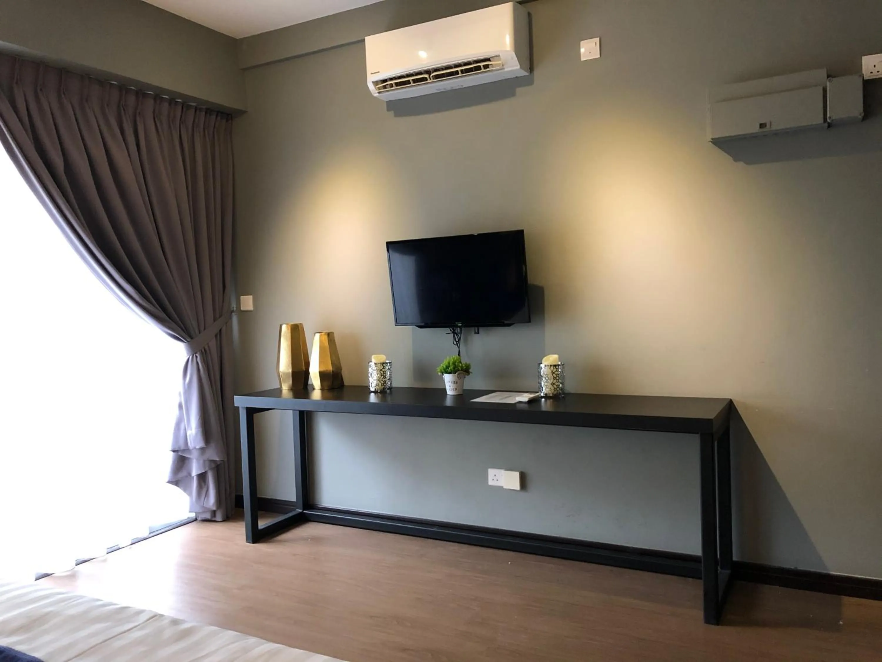 TV and multimedia in Aeropod Suites by Calvin