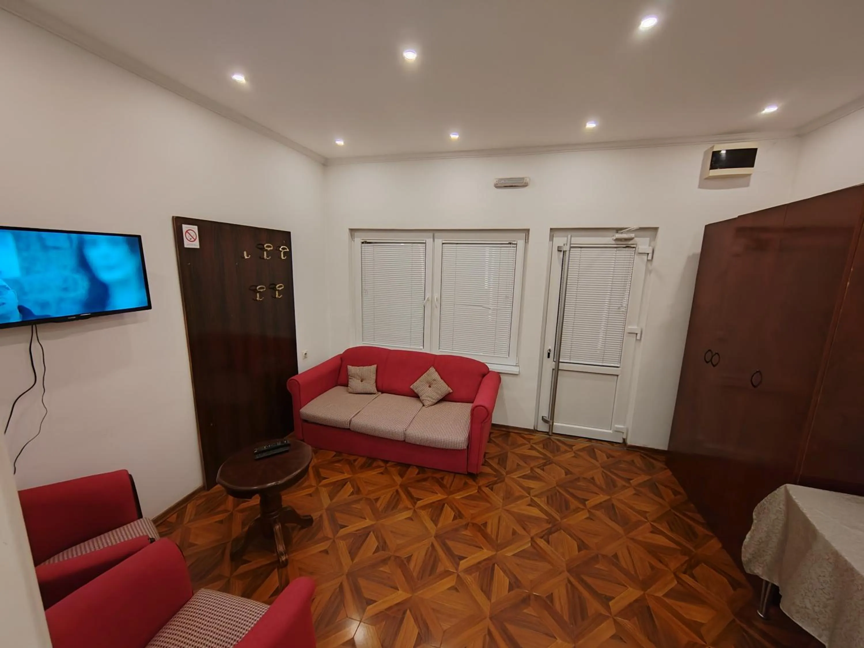 TV and multimedia in MAGENTA Apartments
