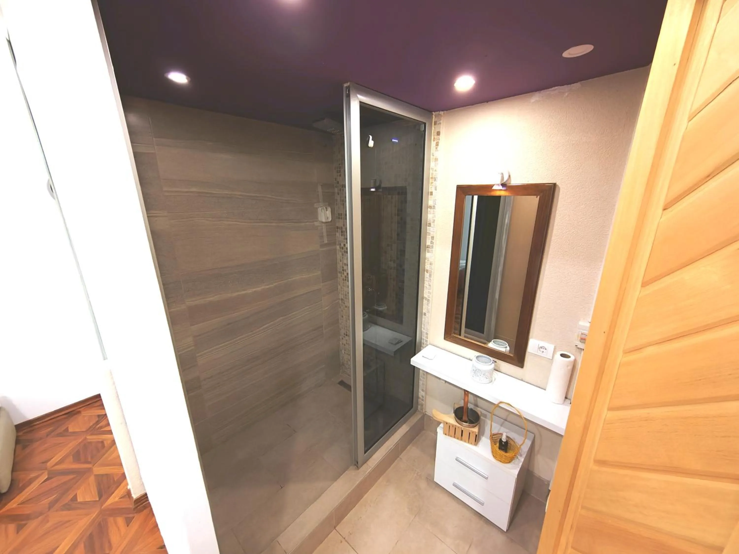 Shower in MAGENTA Apartments