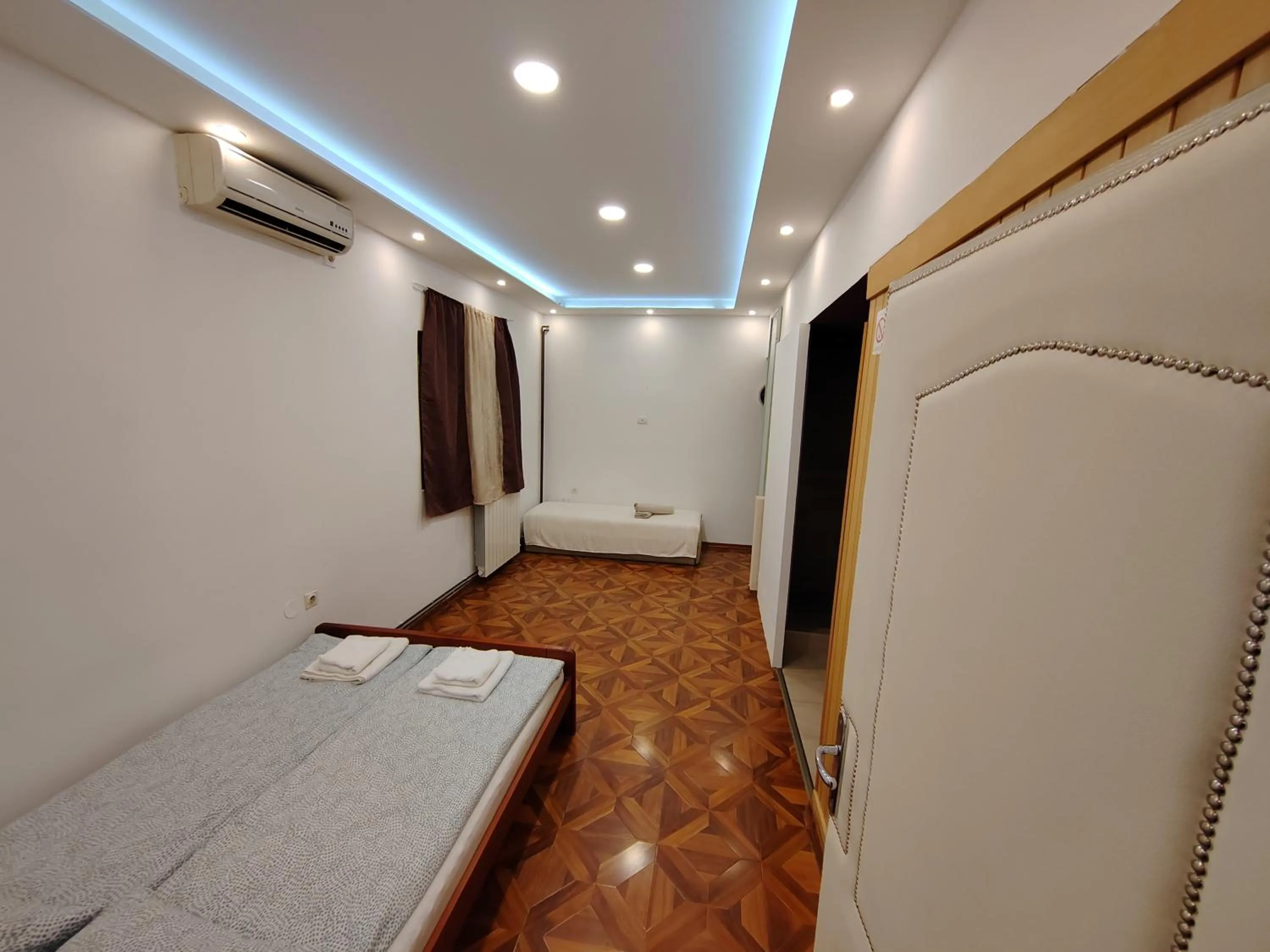 Photo of the whole room, Bed in MAGENTA Apartments