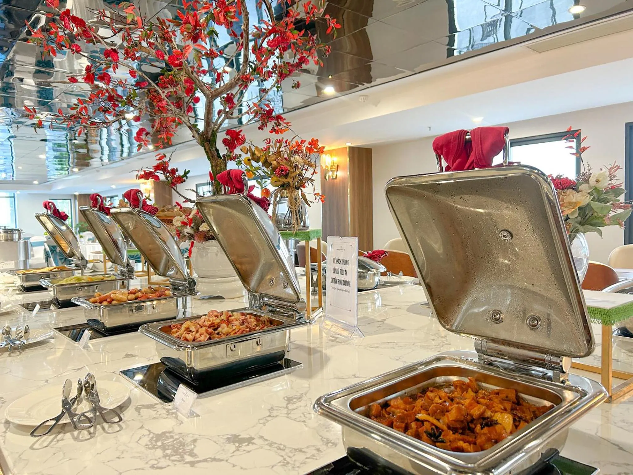 Buffet breakfast in Paddington Hotel Halong Bayview