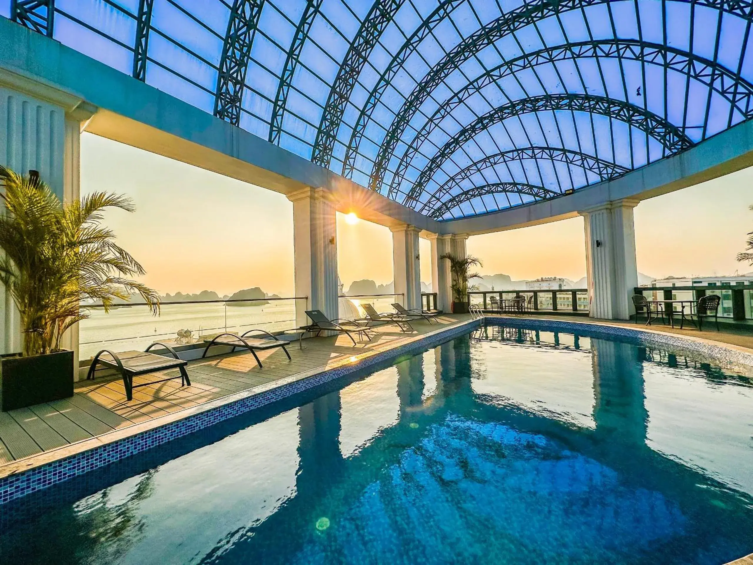 Swimming pool in Paddington Hotel Halong Bayview Swimming pool in Paddington Hotel Halong Bayview