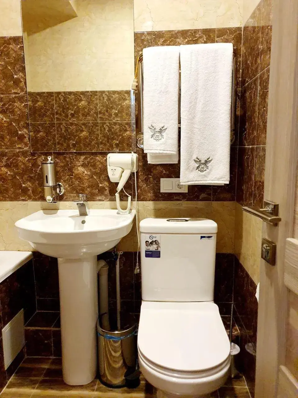 Single Room in Guest house TWINS Single Room in Guest house TWINS
