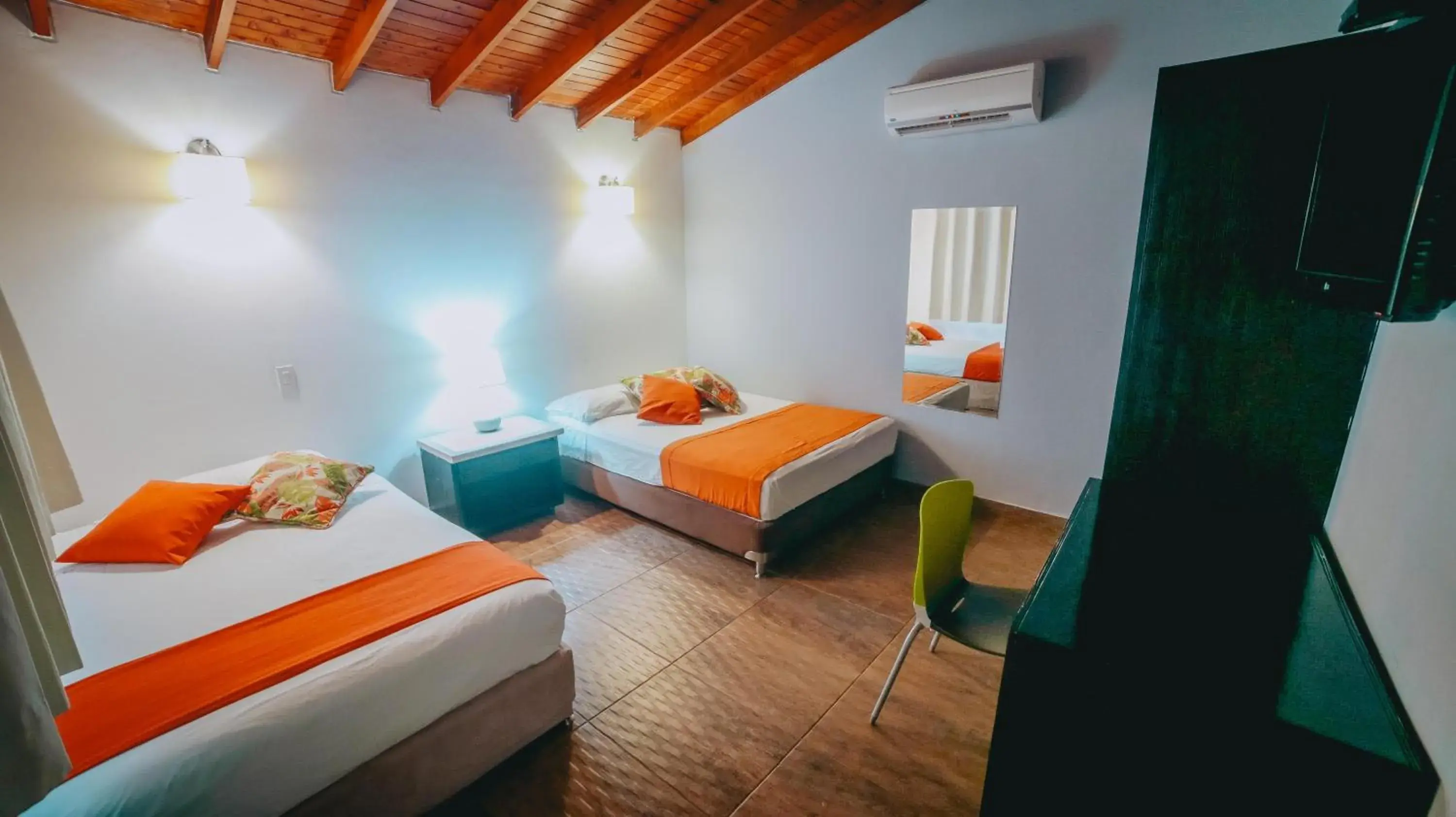 Standard Triple Room in La Ardilla de Santa Fe by Bernalo Hotels Standard Triple Room in La Ardilla de Santa Fe by Bernalo Hotels