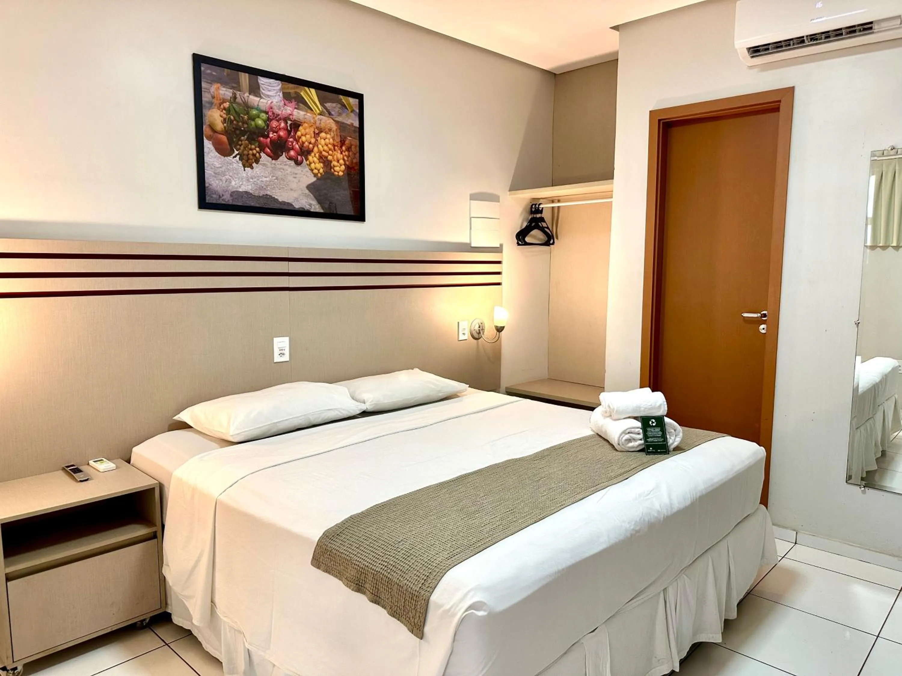 Bedroom, Bed in Valen Porto Hotel São Luís