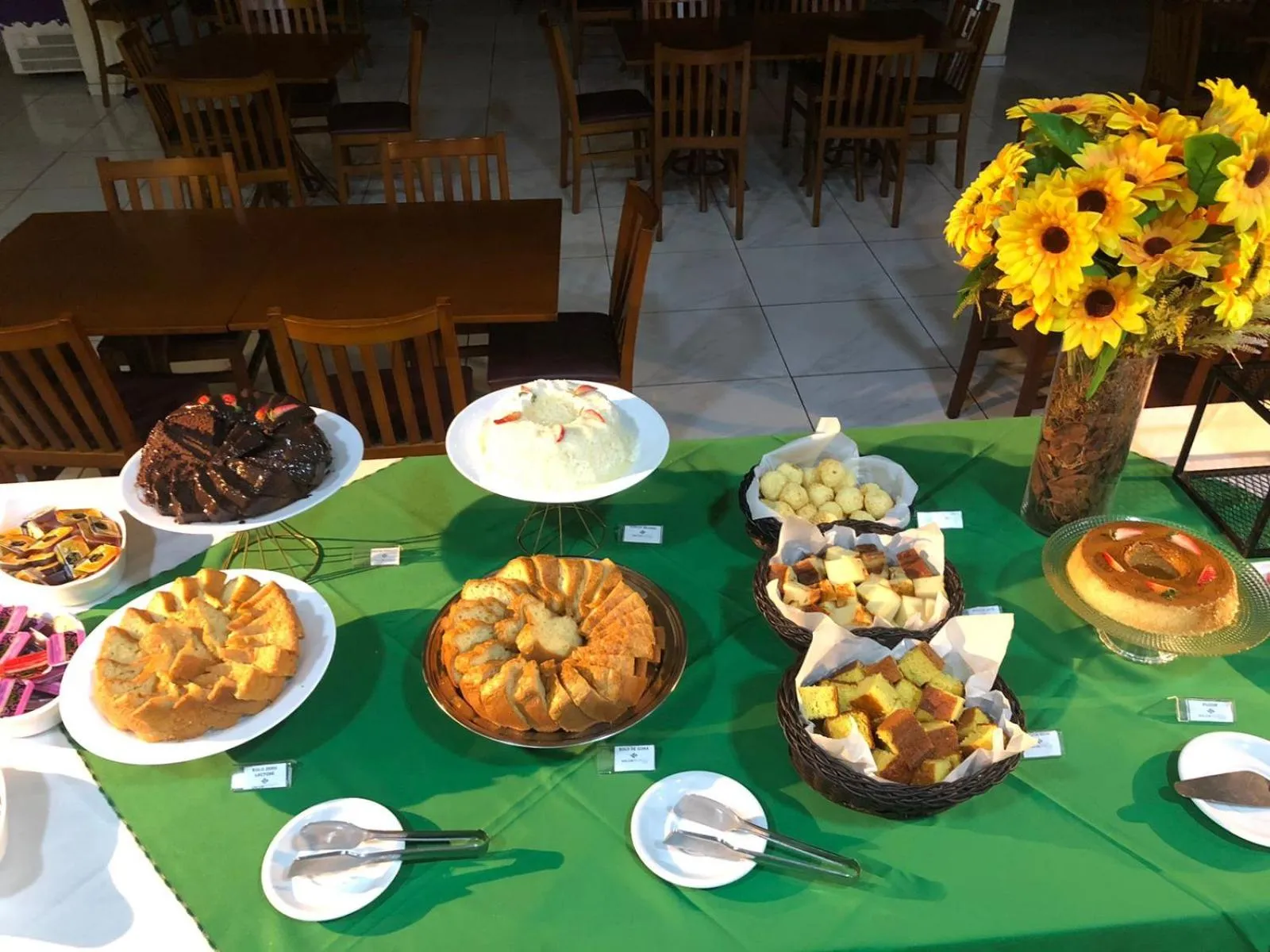 Breakfast in Valen Porto Hotel São Luís