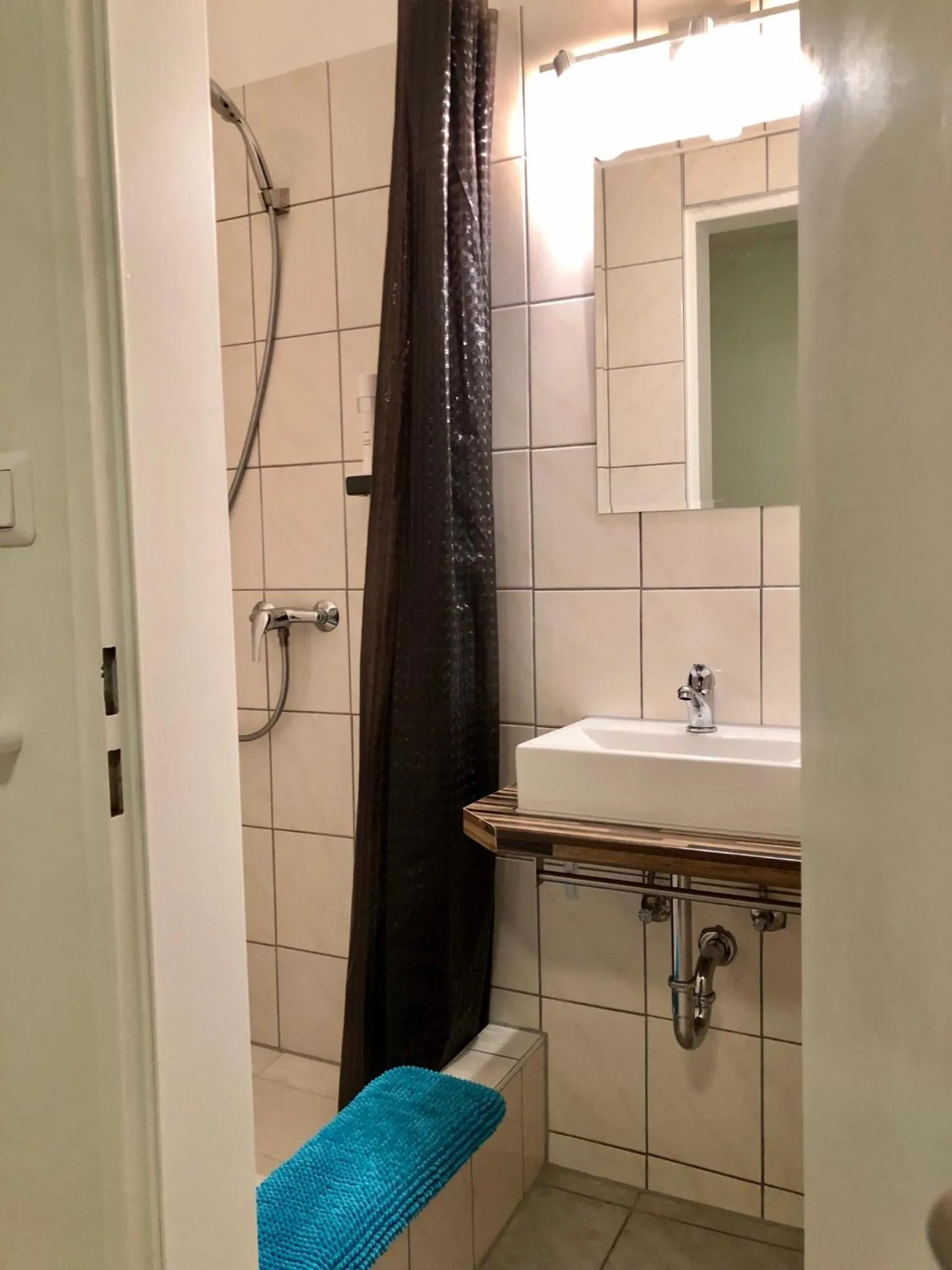 Shower in Hotel Nello
