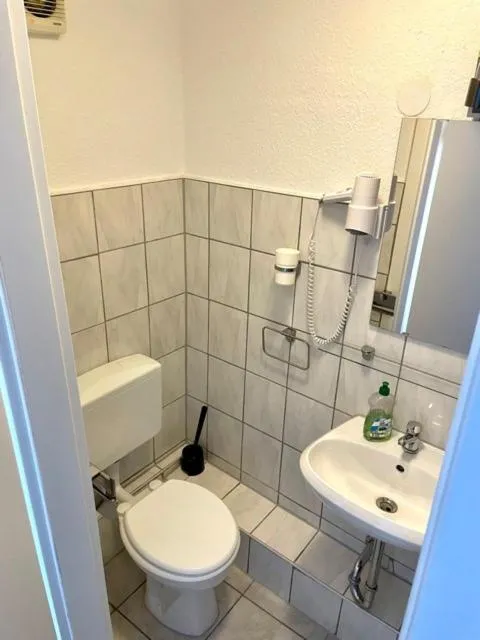 Shower in Hotel Nello