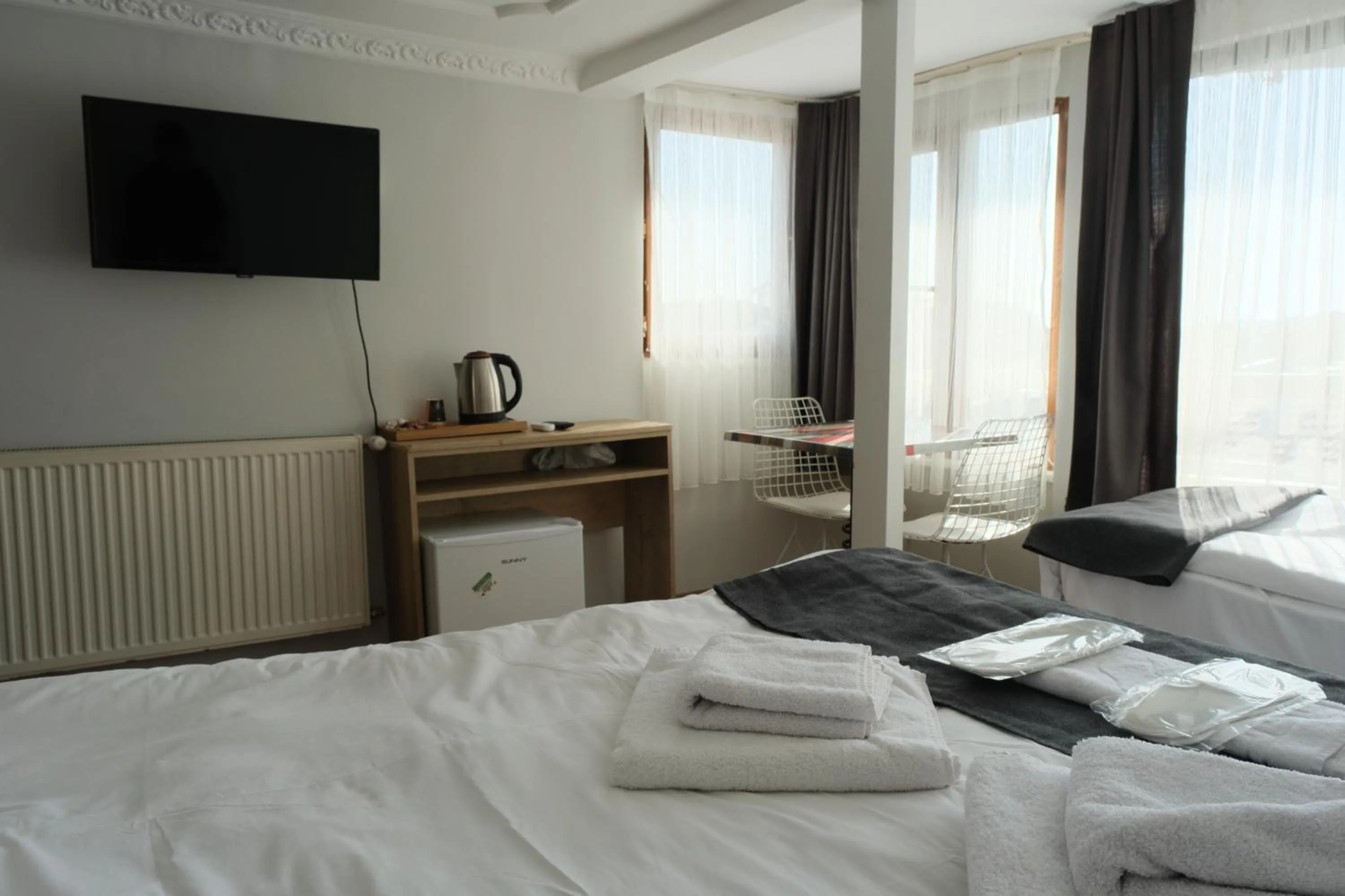 TV and multimedia in Kondoskali Hotel