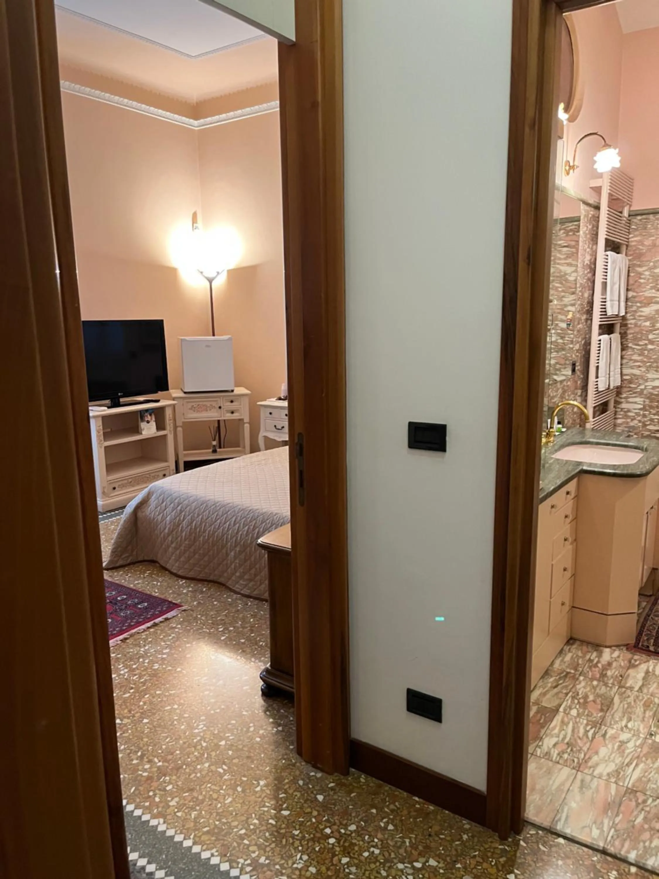 Decorative detail, Bed in Villa Mirosa