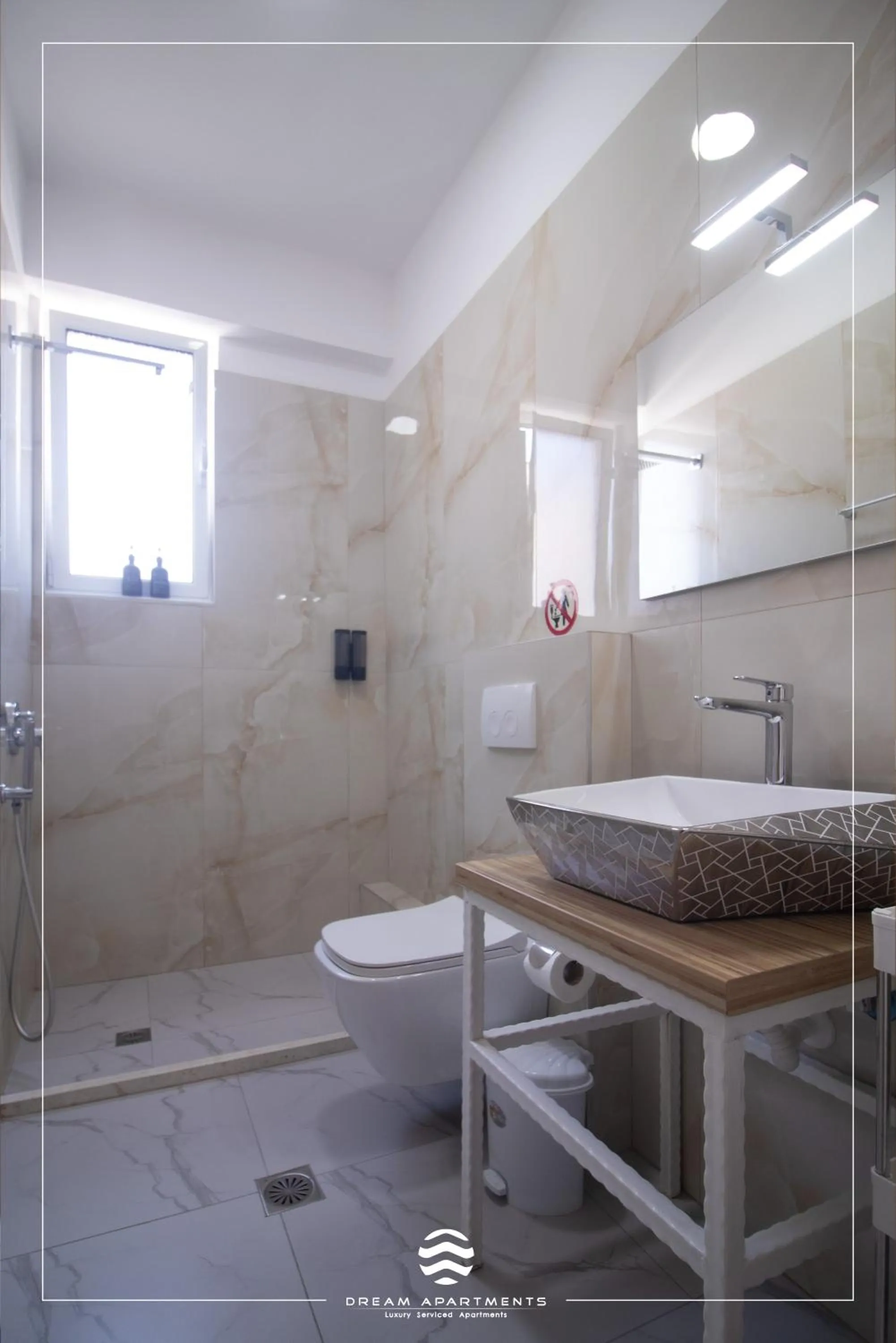 Shower in DREAM APARTMENTS Saranda