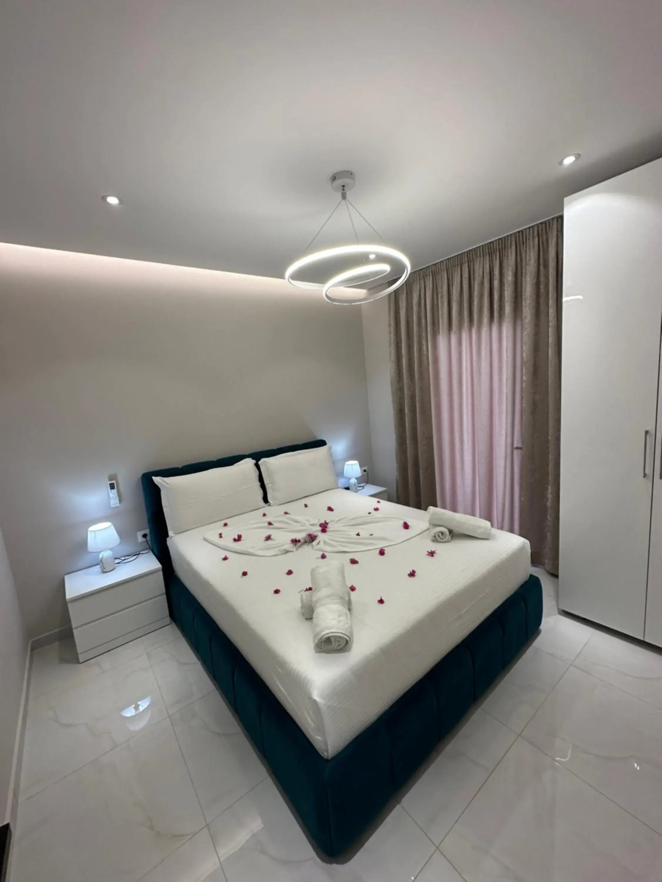 Superior Suite with Sea View in DREAM APARTMENTS Saranda Superior Suite with Sea View in DREAM APARTMENTS Saranda