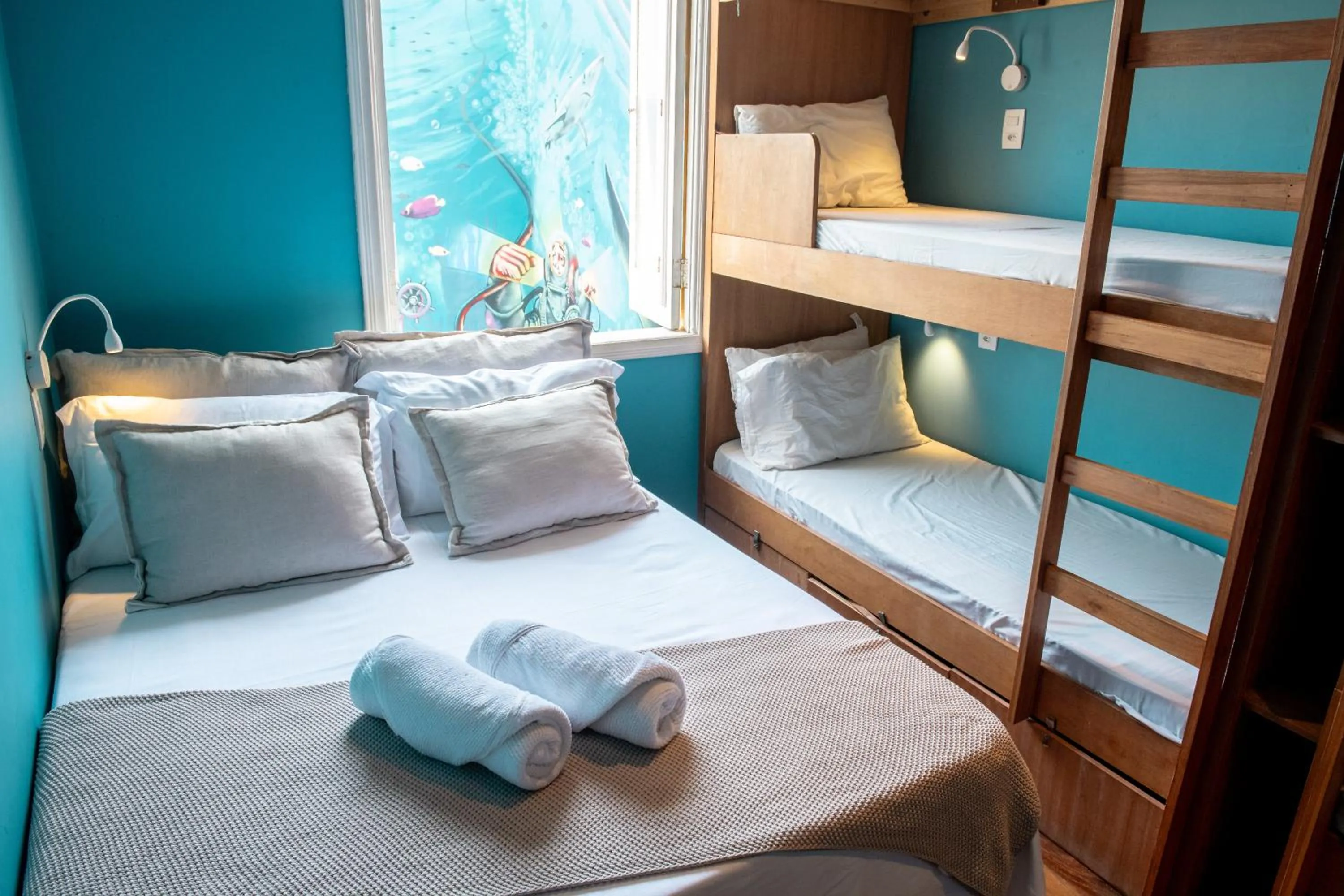 Bedroom, Bed in Longboard Paradise Surf Club