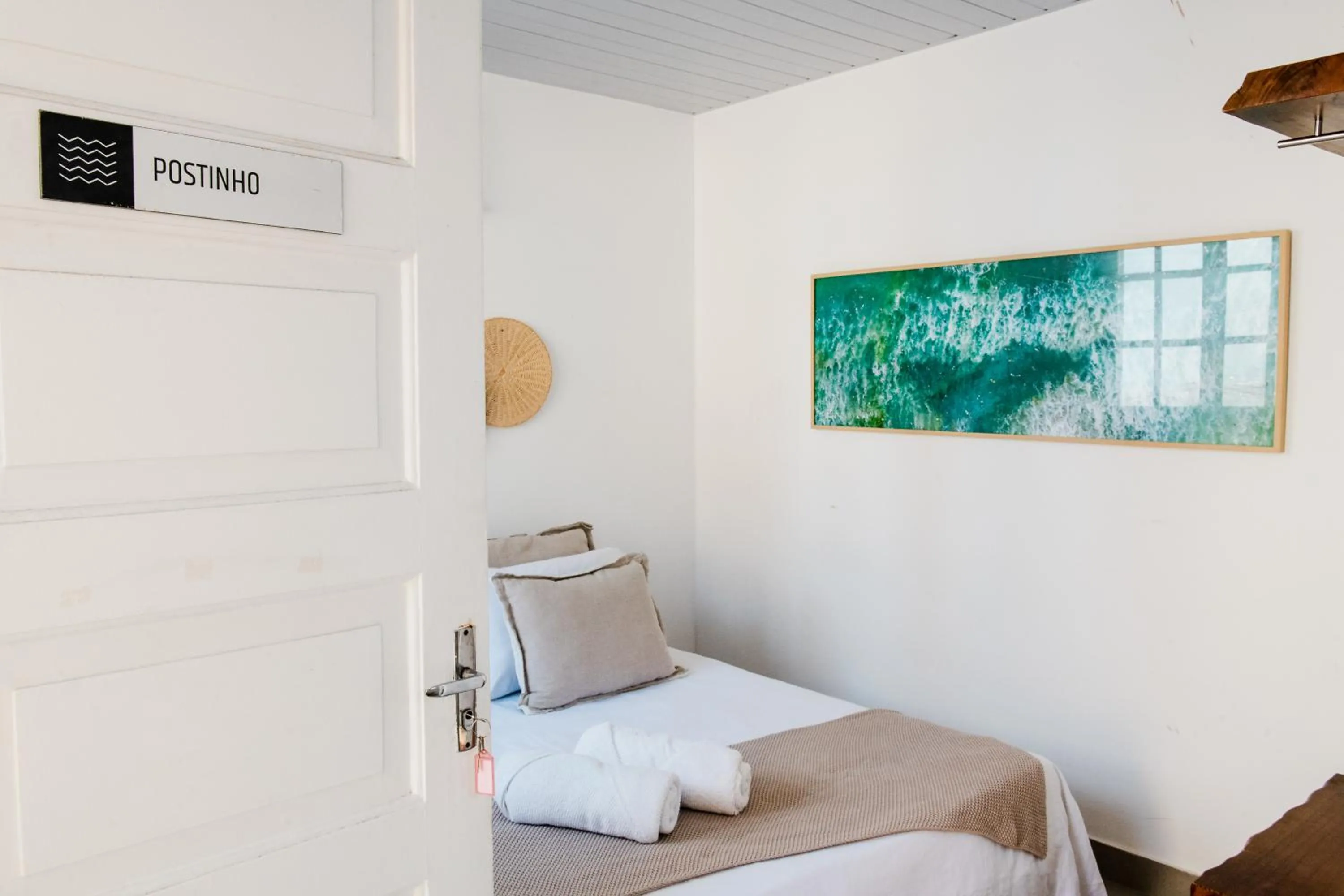 Bedroom, Bed in Longboard Paradise Surf Club