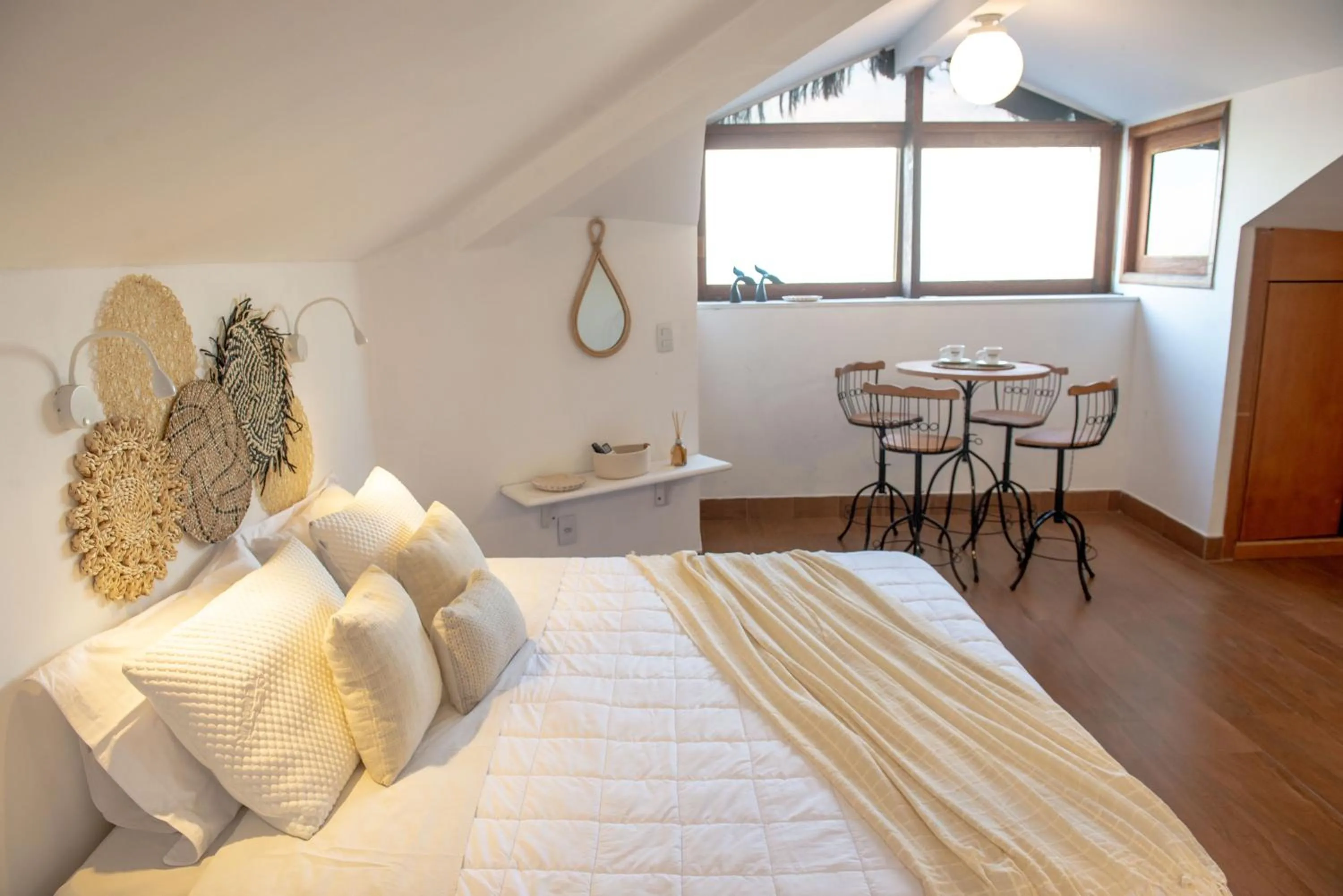 Bedroom, Bed in Longboard Paradise Surf Club