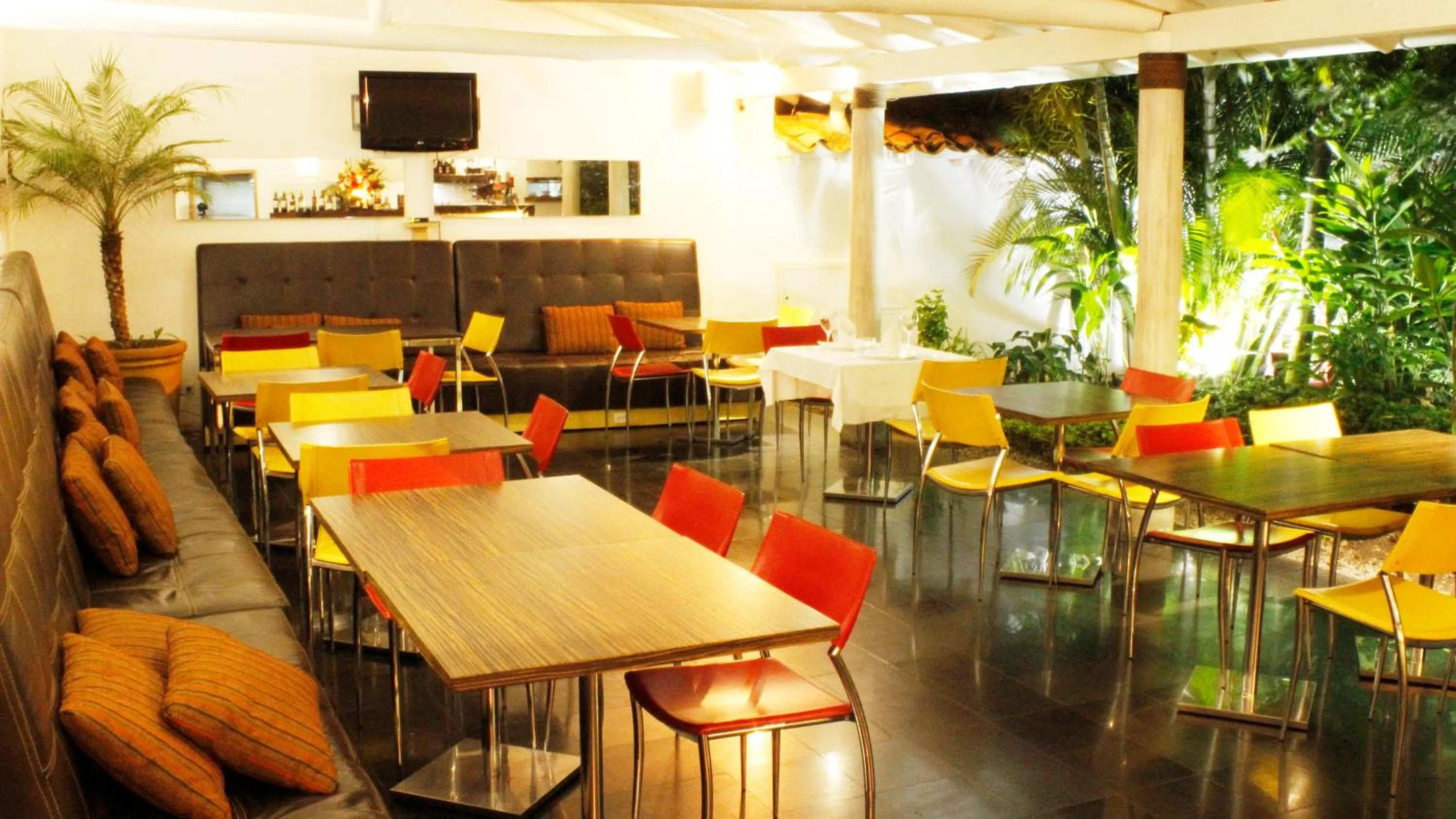 Restaurant/places to eat in Casa Oniri Hotel Boutique