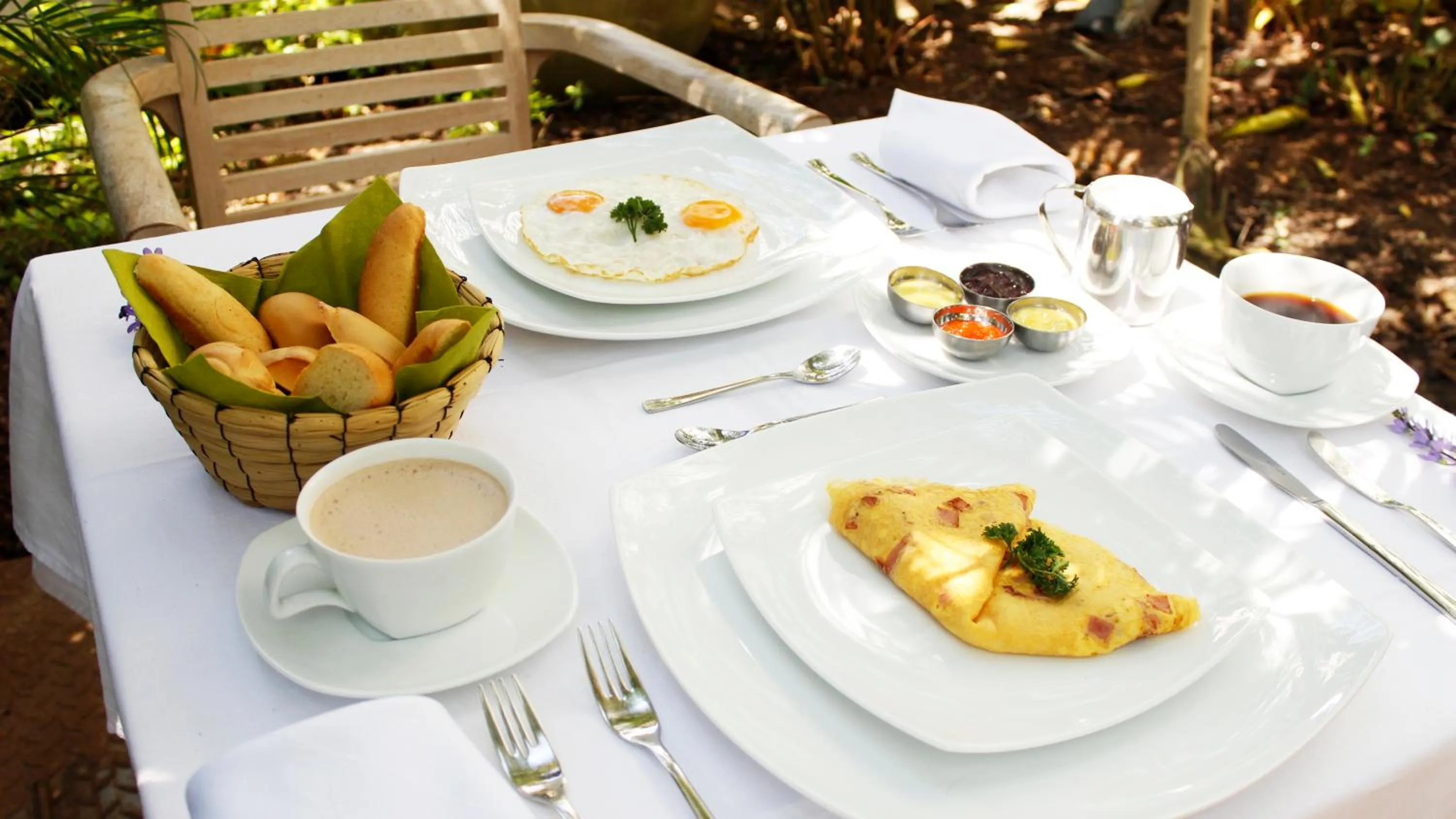 American breakfast in Casa Oniri Hotel Boutique
