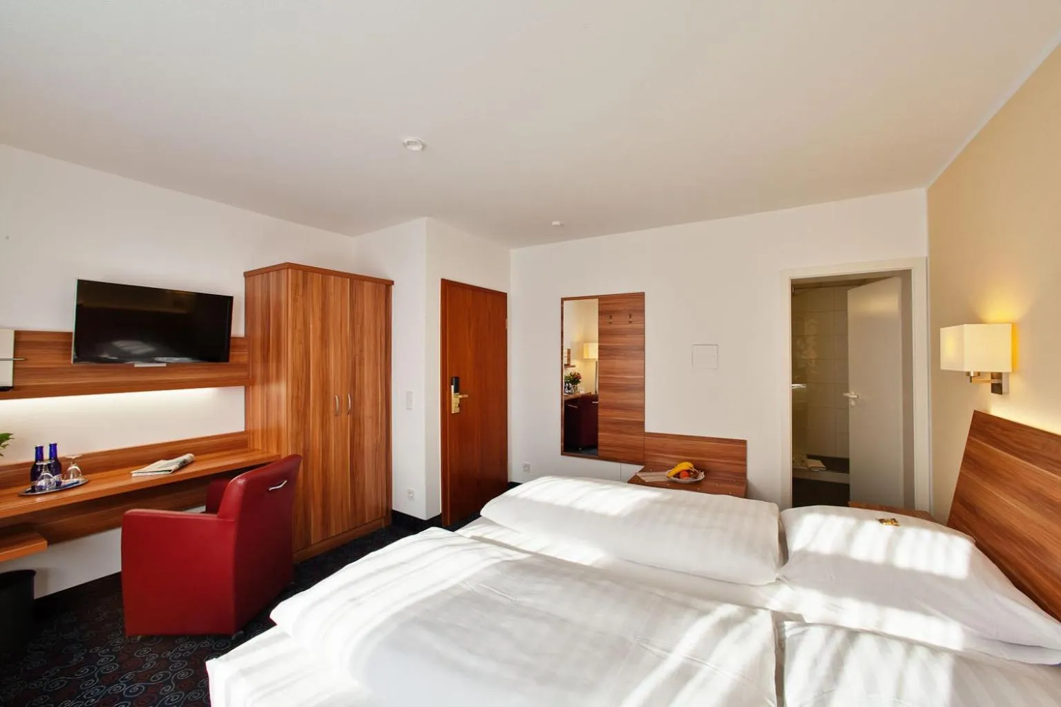 Photo of the whole room, Bed in Hotel am Dom