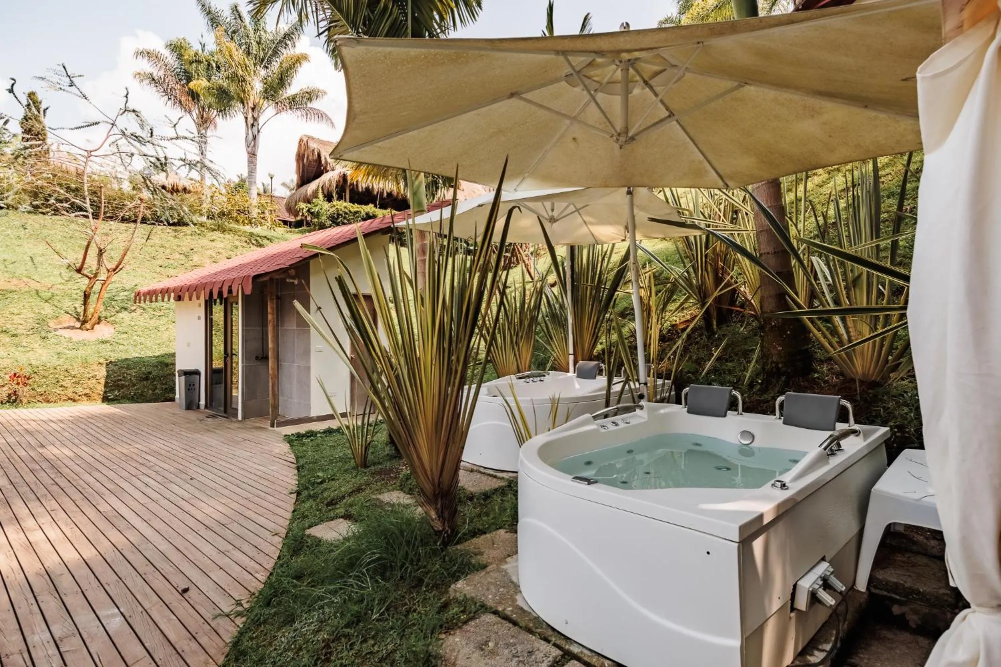 Hot Tub in Pietrasanta hotel campestre frente a la represa del Peñol y Guatape