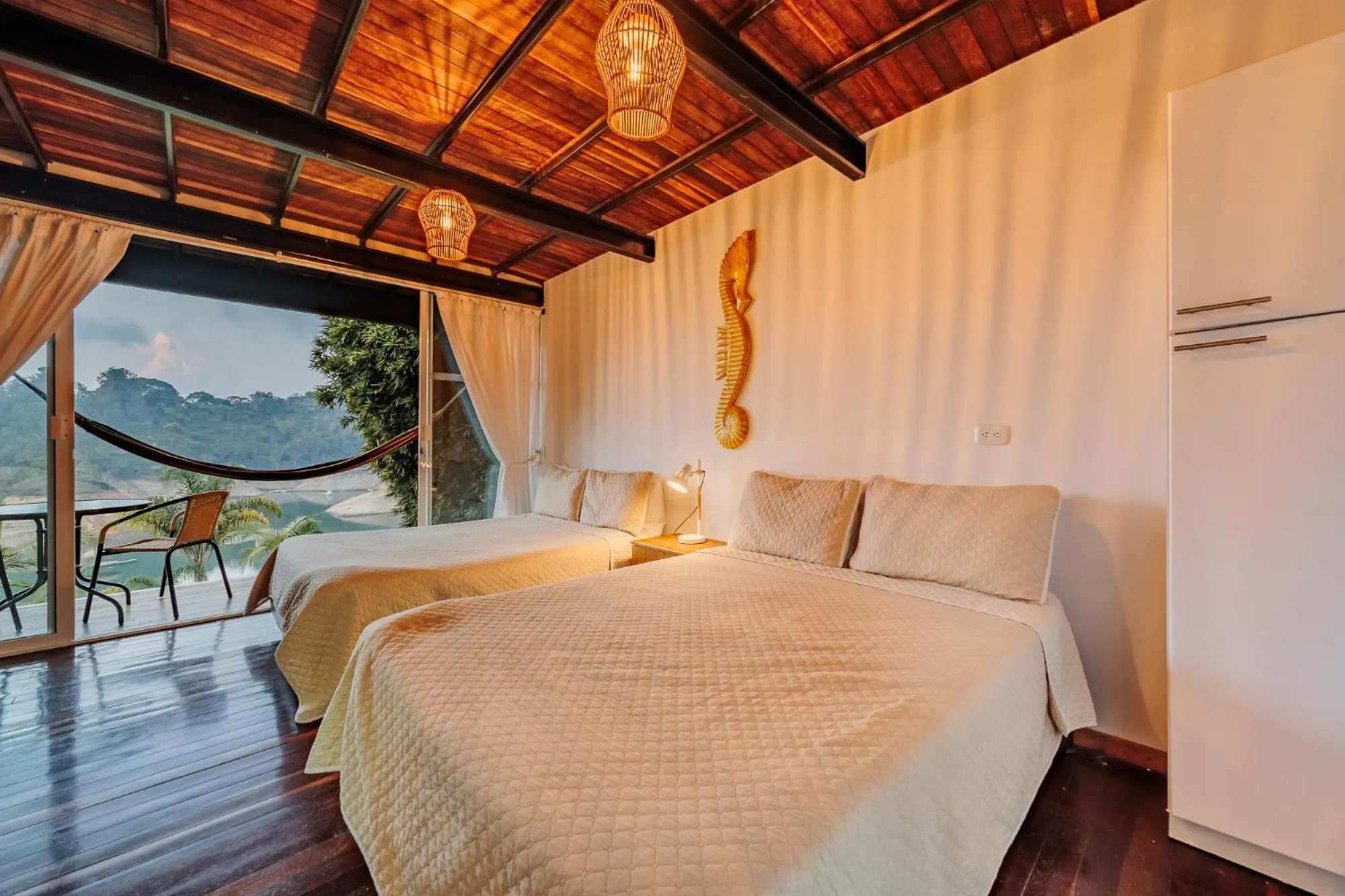 Bed in Pietrasanta hotel campestre frente a la represa del Peñol y Guatape