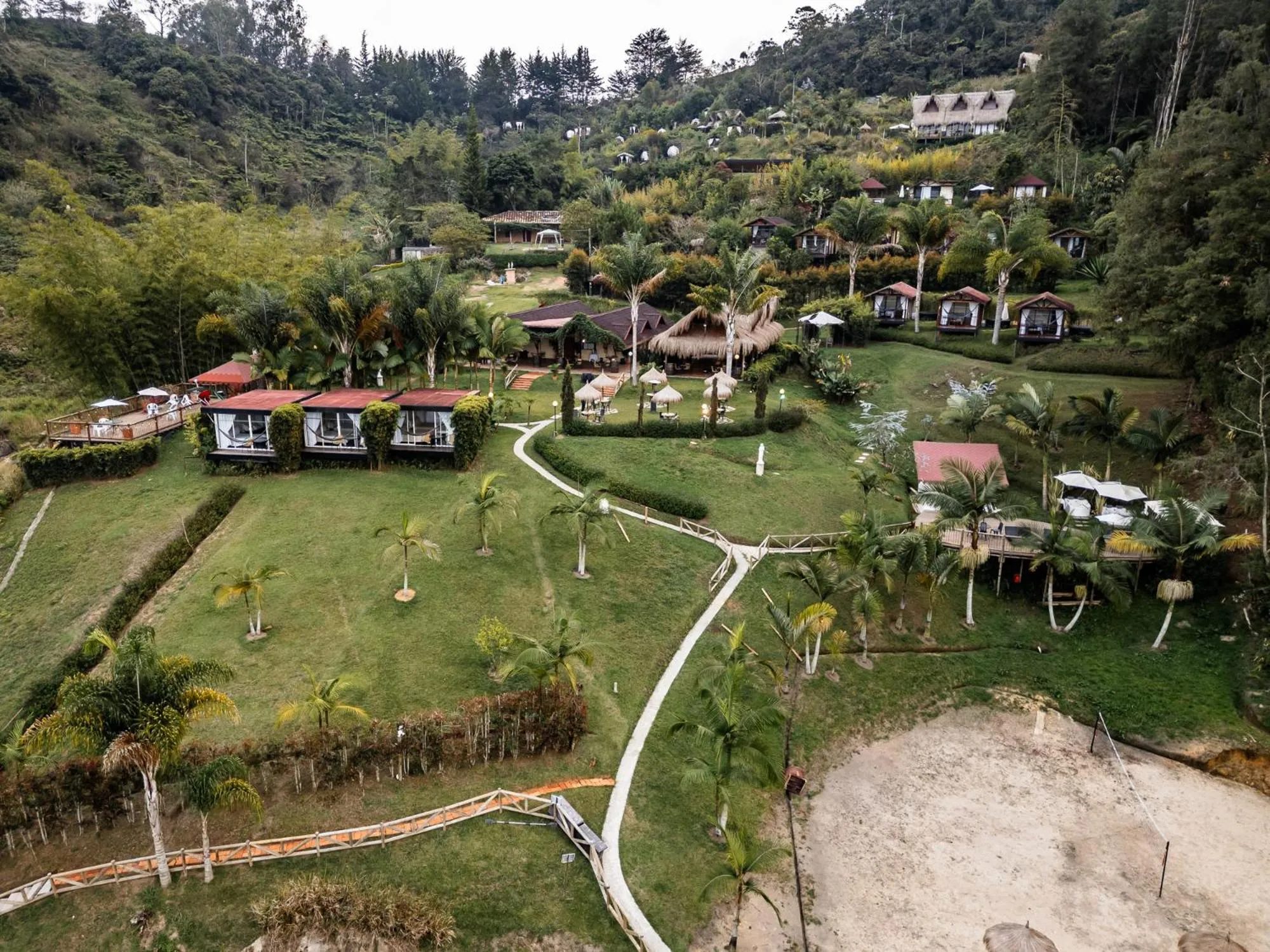 Property building in Pietrasanta hotel campestre frente a la represa del Peñol y Guatape