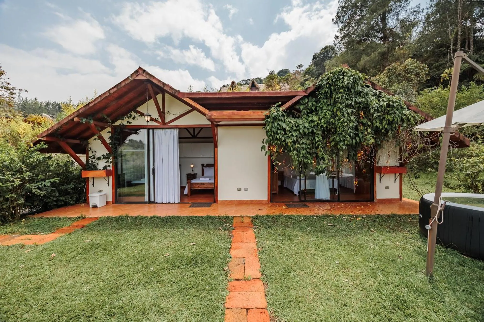 Garden in Pietrasanta hotel campestre frente a la represa del Peñol y Guatape