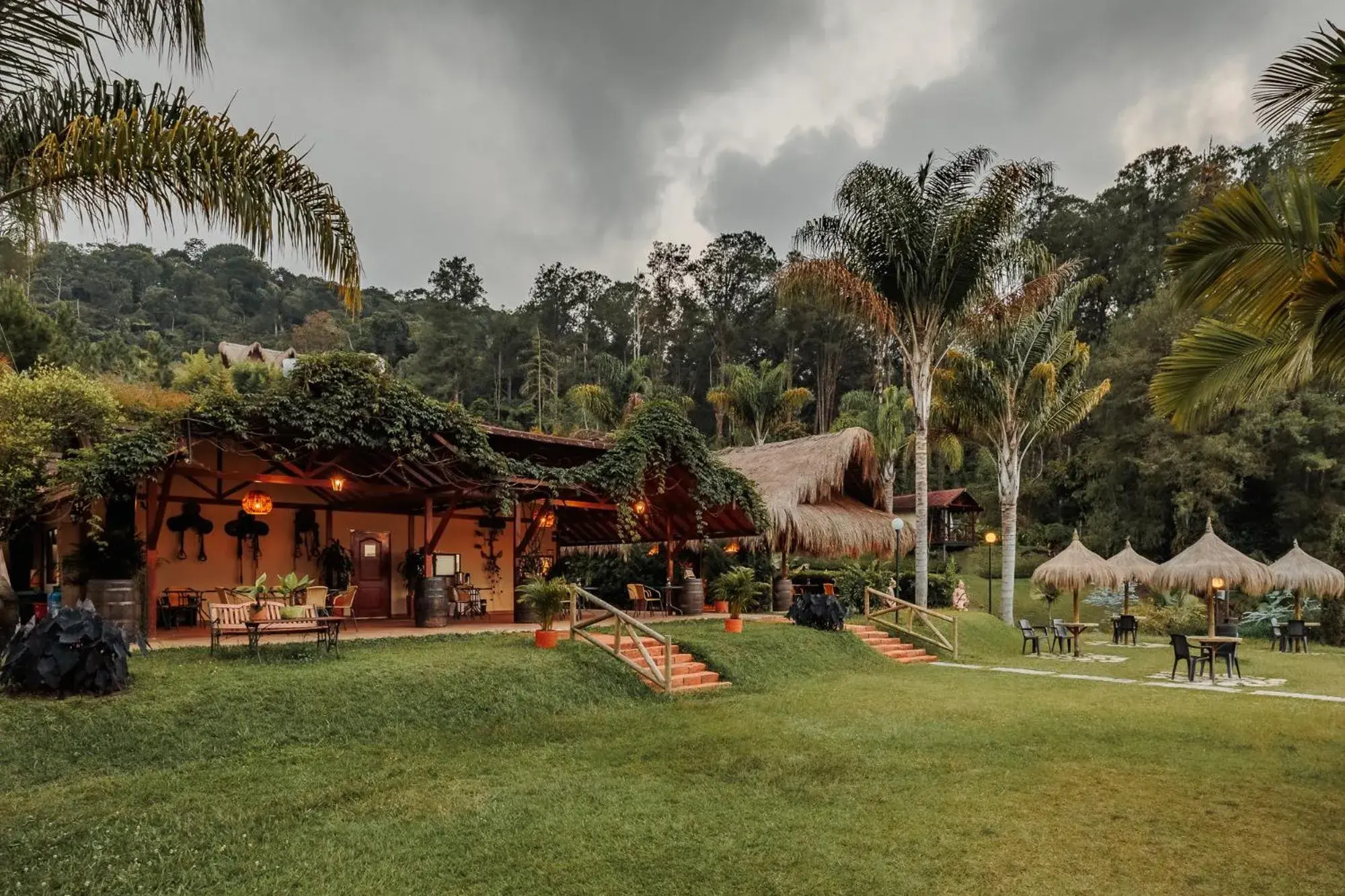 Property building in Pietrasanta hotel campestre frente a la represa del Peñol y Guatape Property building in Pietrasanta hotel campestre frente a la represa del Peñol y Guatape