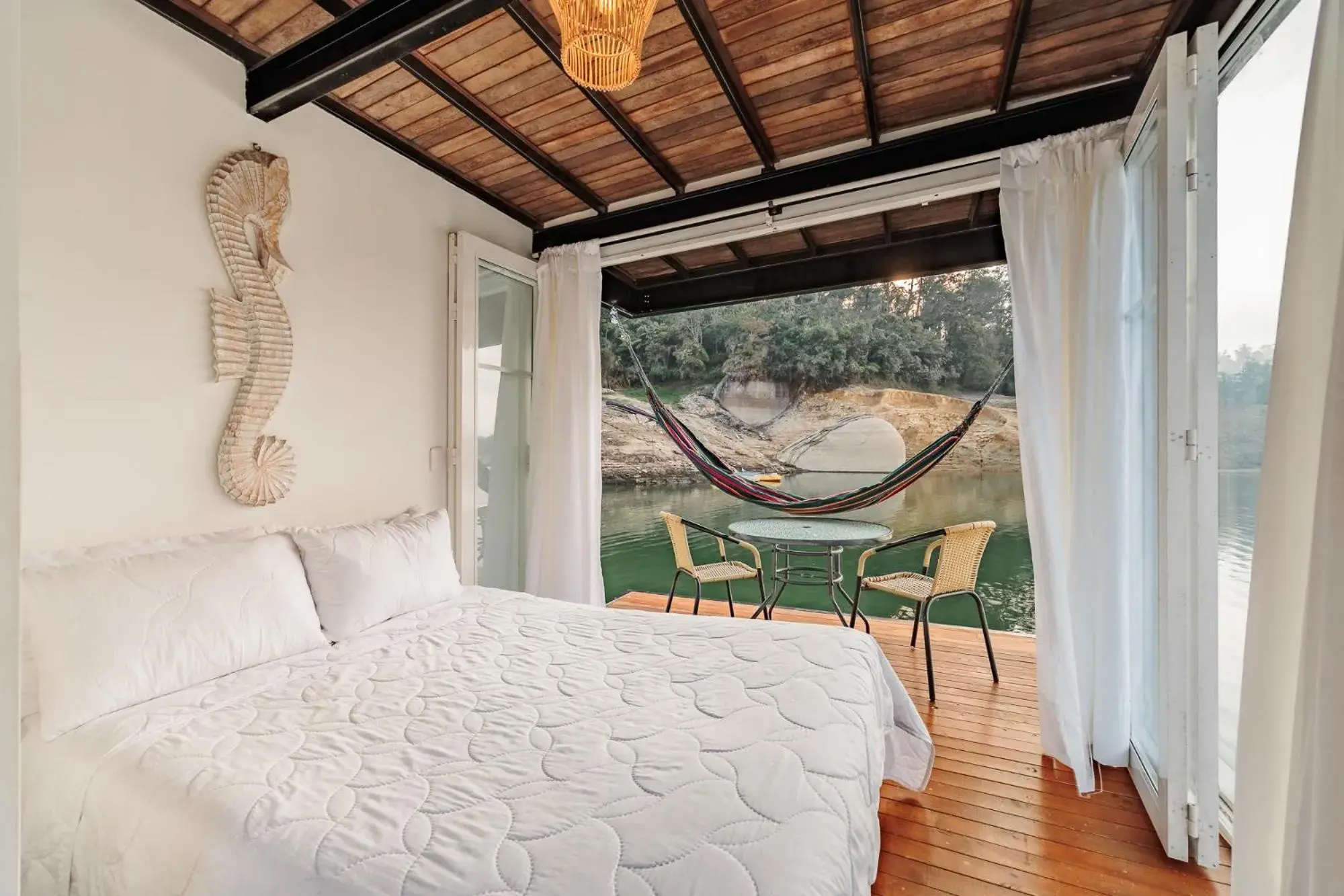 Bed in Pietrasanta hotel campestre frente a la represa del Peñol y Guatape Bed in Pietrasanta hotel campestre frente a la represa del Peñol y Guatape