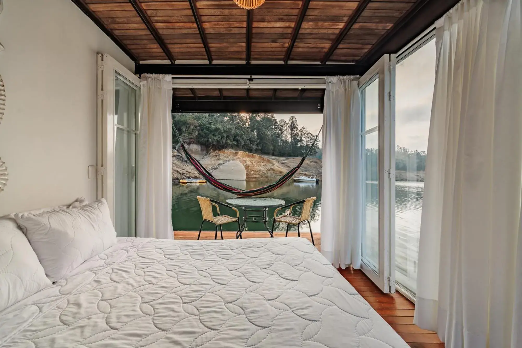 Bed in Pietrasanta hotel campestre frente a la represa del Peñol y Guatape Bed in Pietrasanta hotel campestre frente a la represa del Peñol y Guatape