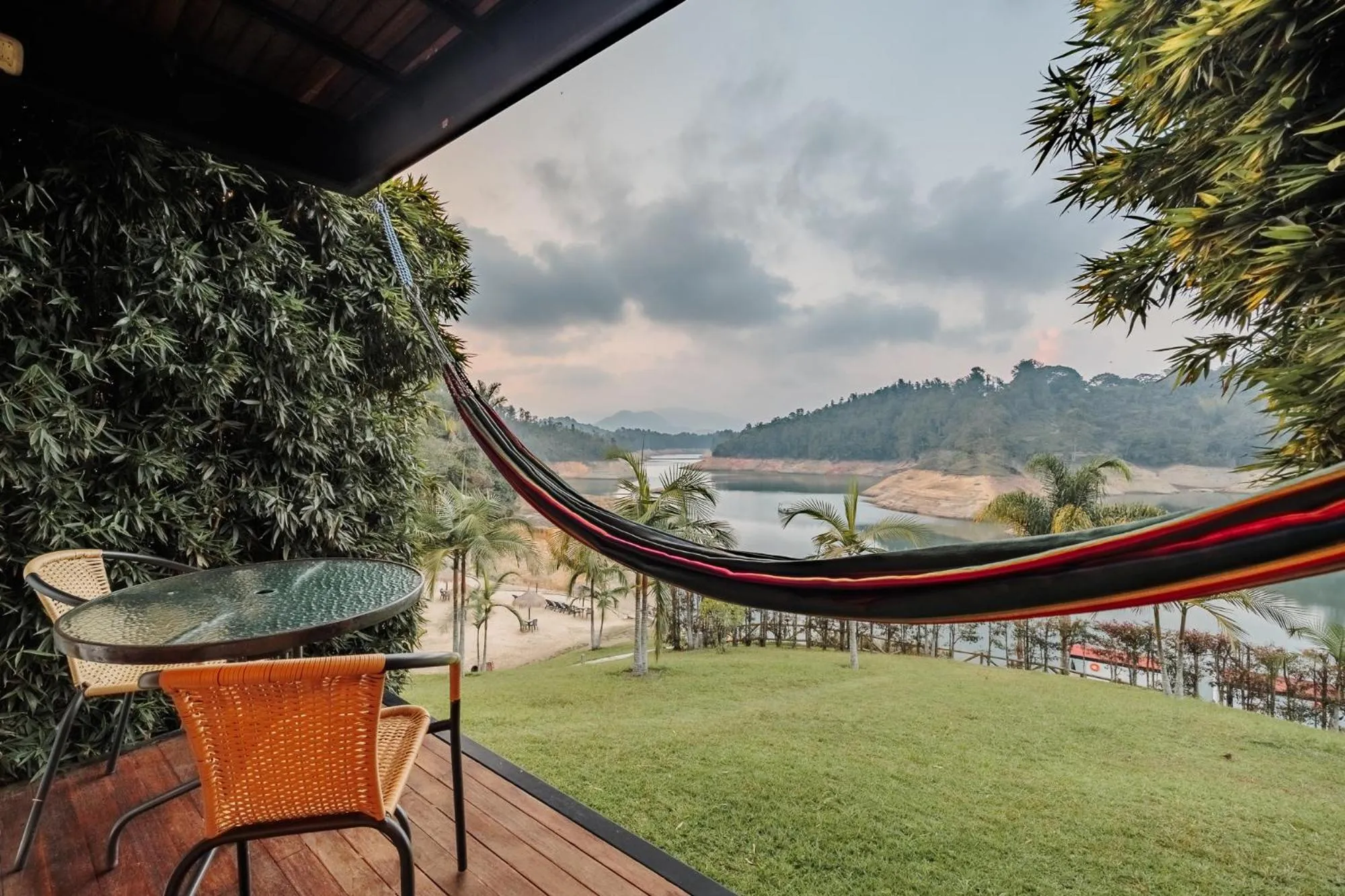 Natural landscape in Pietrasanta hotel campestre frente a la represa del Peñol y Guatape