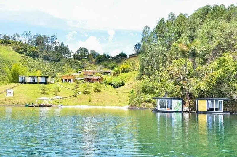 Natural landscape in Pietrasanta hotel campestre frente a la represa del Peñol y Guatape