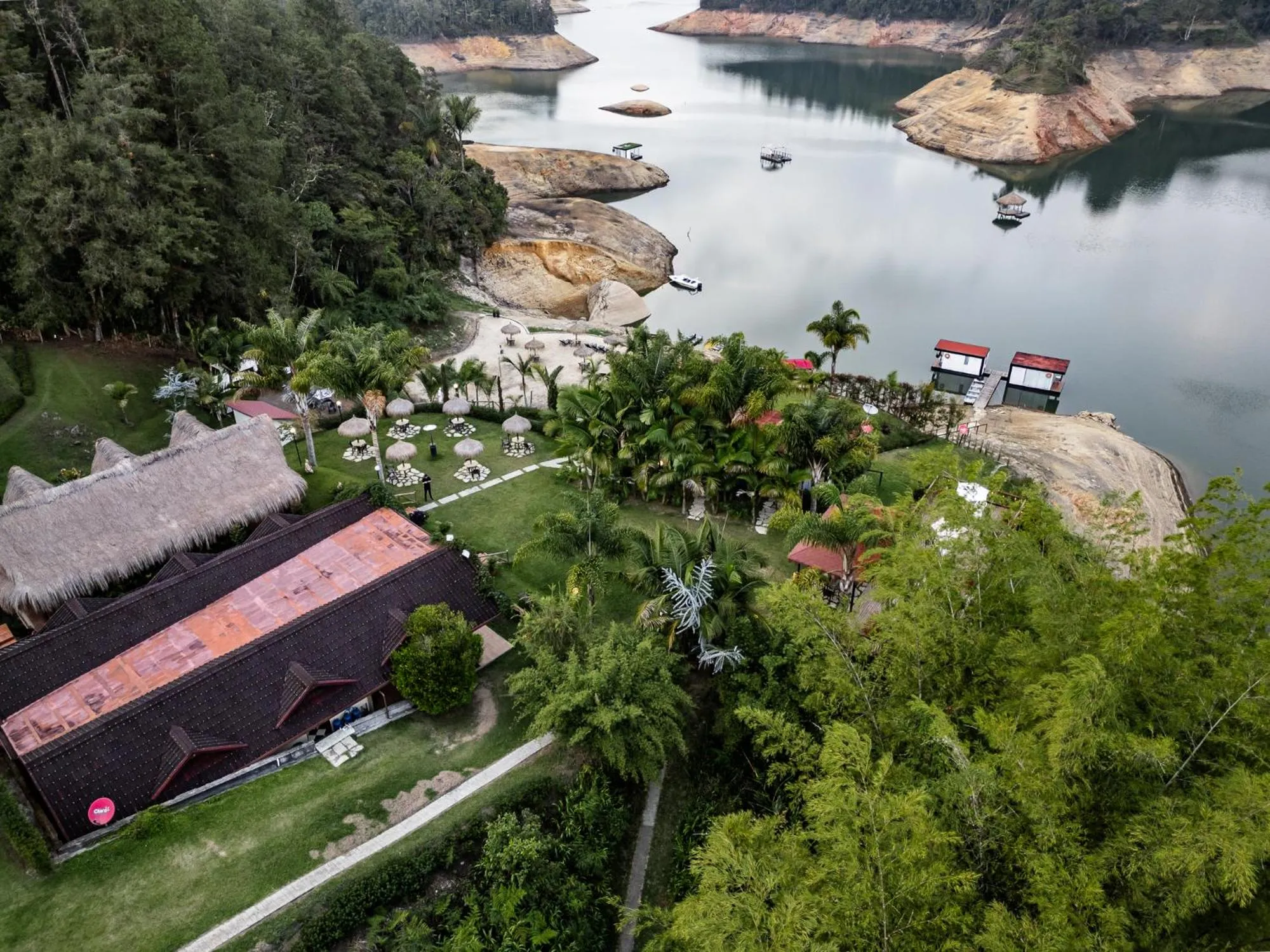 Bird's eye view in Pietrasanta hotel campestre frente a la represa del Peñol y Guatape
