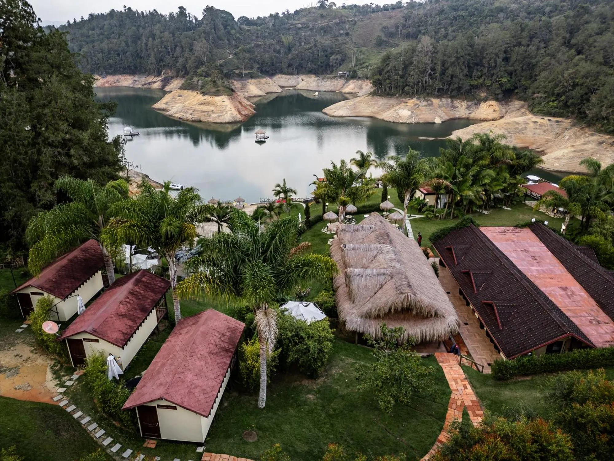 Bird's eye view in Pietrasanta hotel campestre frente a la represa del Peñol y Guatape