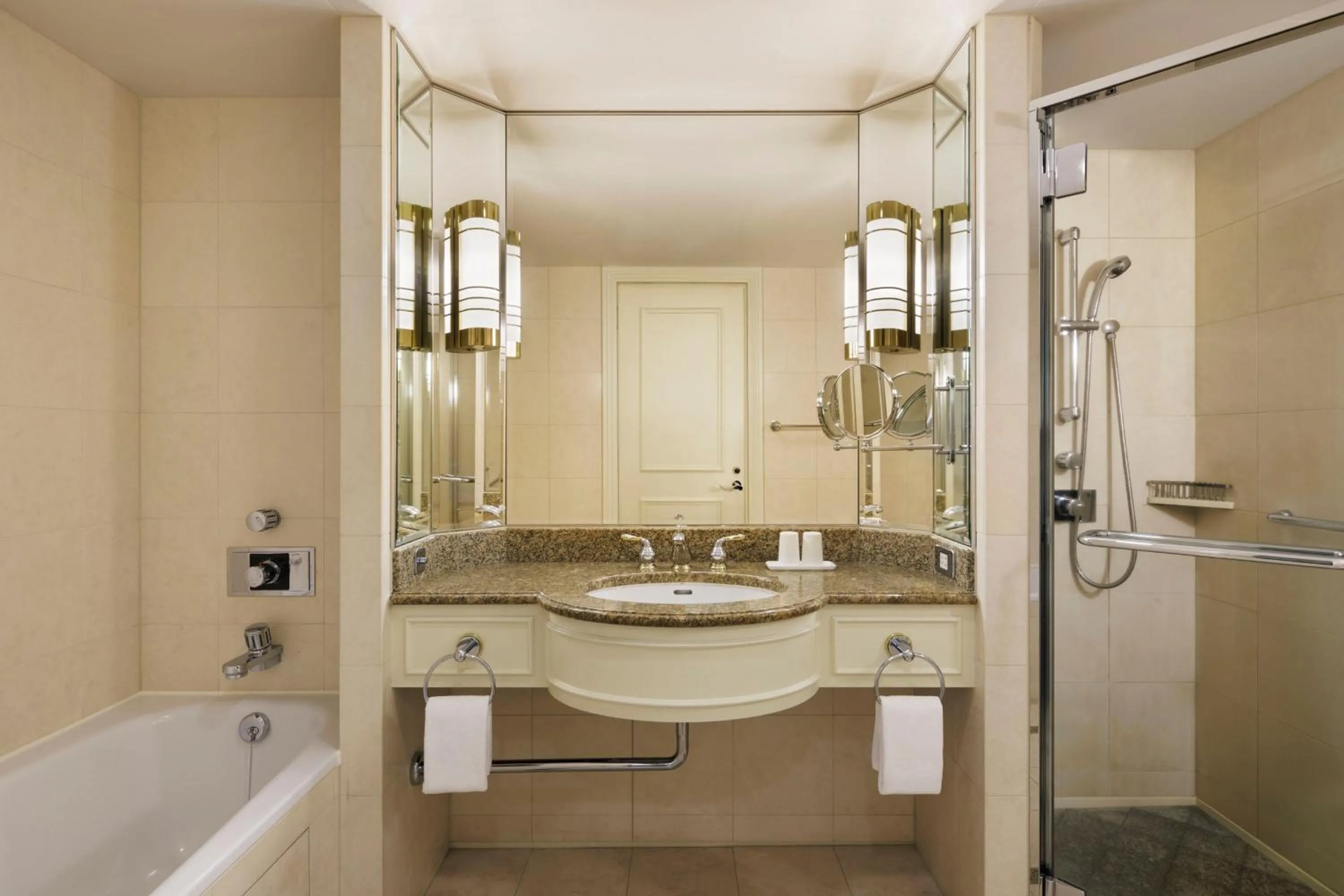 Photo of the whole room in Nagoya Marriott Associa Hotel