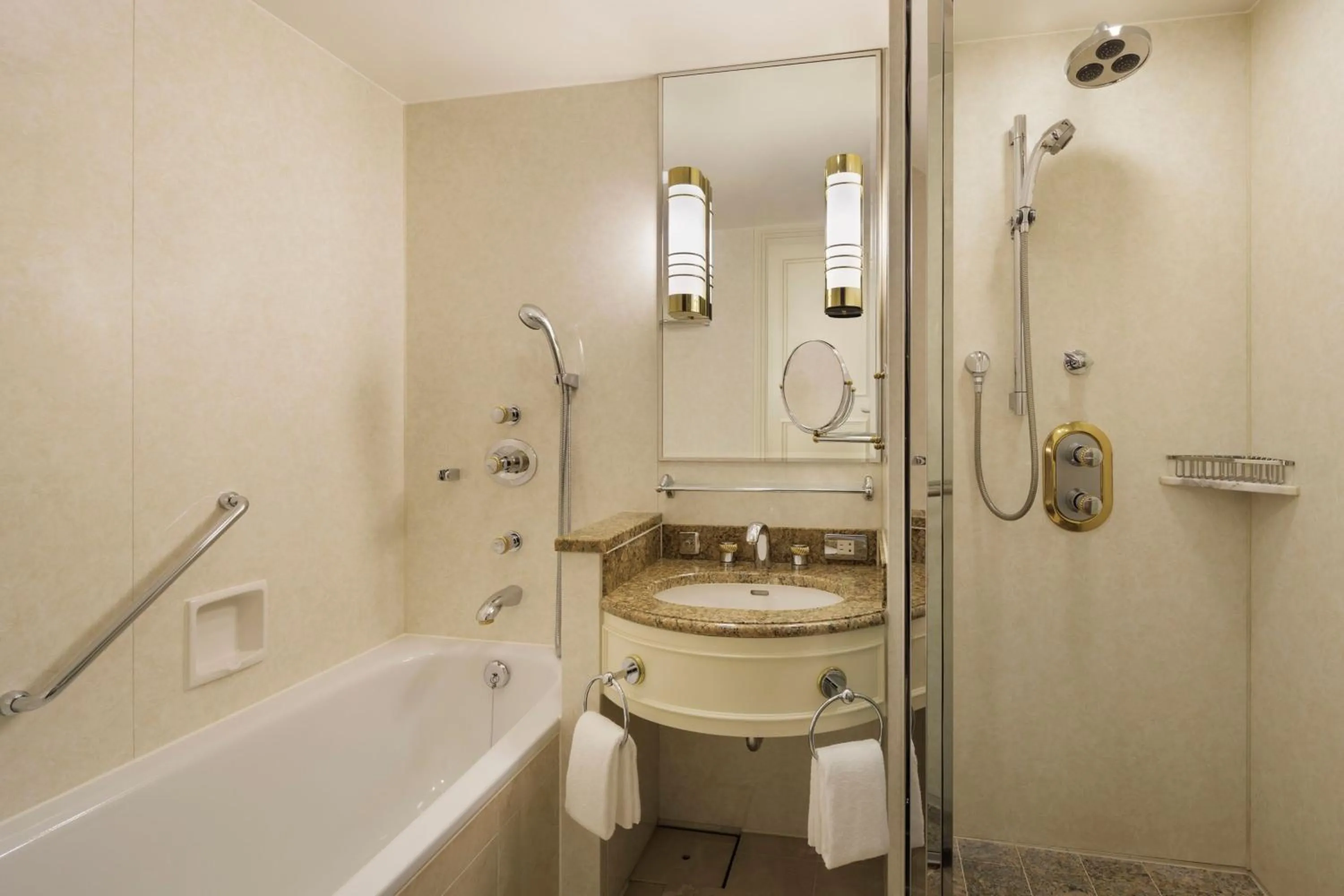 Photo of the whole room in Nagoya Marriott Associa Hotel