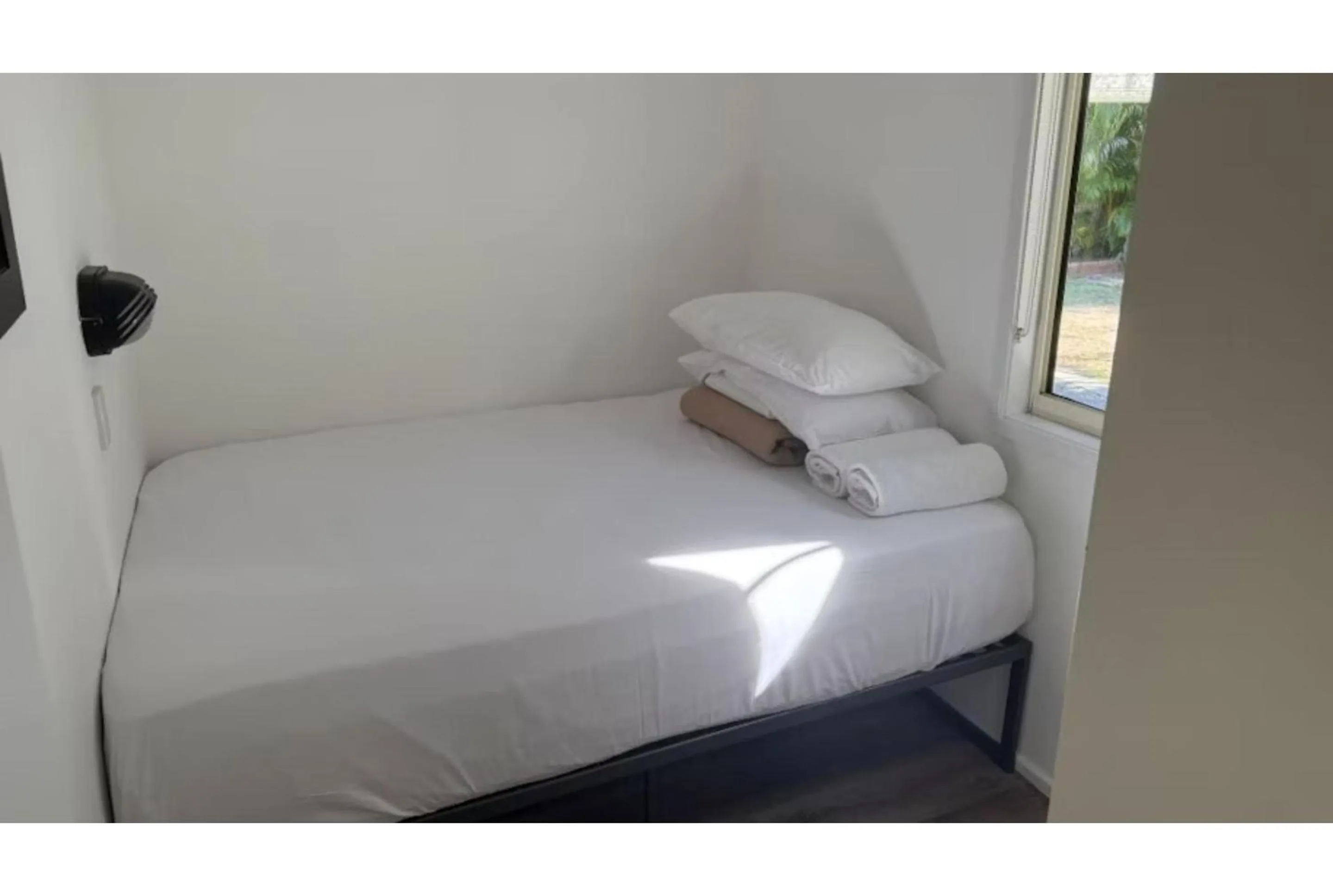 Bedroom, Bed in Discovery Parks - Tannum Sands