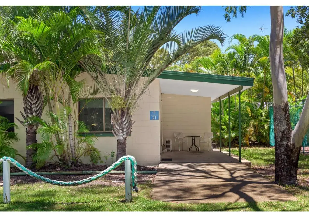Standard 1 Bedroom Studio Cabin in Discovery Parks - Tannum Sands Standard 1 Bedroom Studio Cabin in Discovery Parks - Tannum Sands
