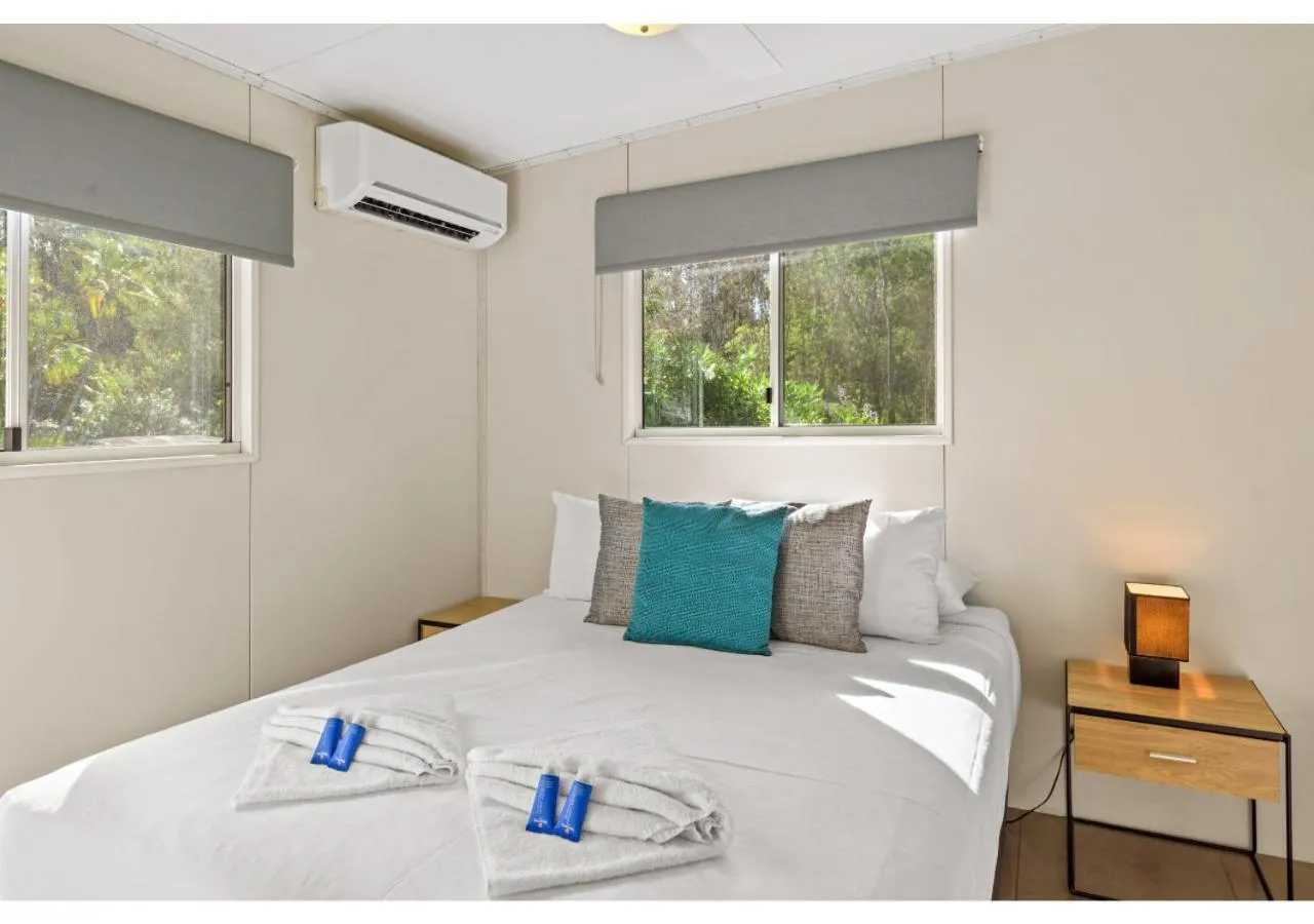 Bedroom, Bed in Discovery Parks - Tannum Sands