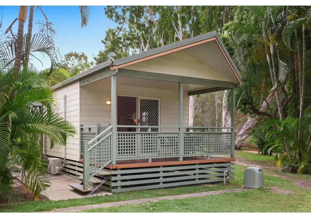 Superior 2 Bedroom Cabin in Discovery Parks - Tannum Sands Superior 2 Bedroom Cabin in Discovery Parks - Tannum Sands