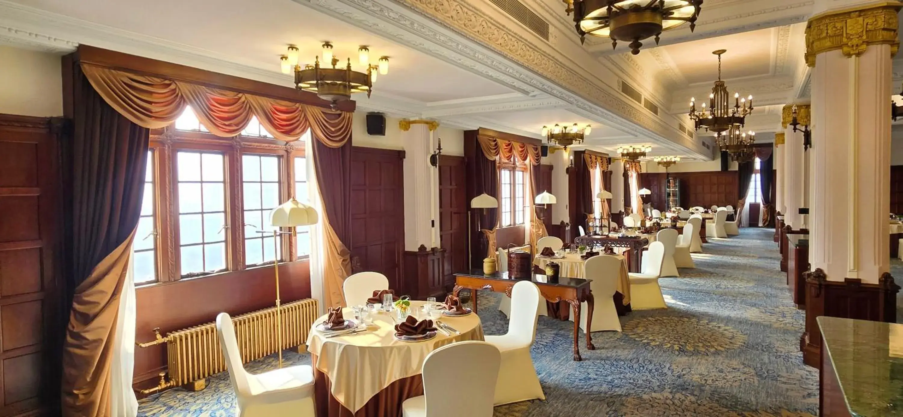 Restaurant/places to eat in Jin Jiang Hotel Shanghai - historical hotel in the city-center of Huaihai shopping area and convenient access to metro lines Restaurant/places to eat in Jin Jiang Hotel Shanghai - historical hotel in the city-center of Huaihai shopping area and convenient access to metro lines