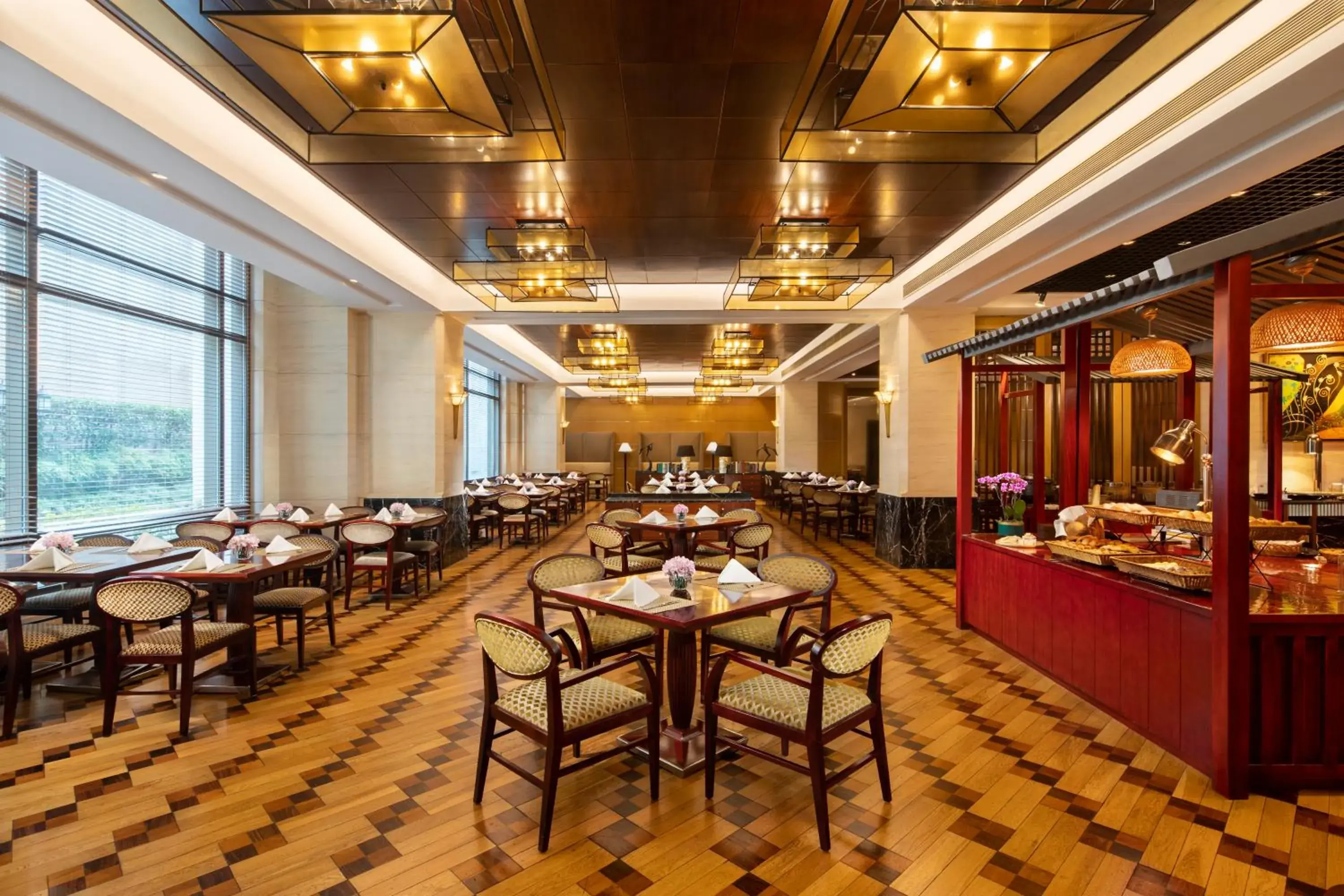 Restaurant/places to eat in Jin Jiang Hotel Shanghai - historical hotel in the city-center of Huaihai shopping area and convenient access to metro lines Restaurant/places to eat in Jin Jiang Hotel Shanghai - historical hotel in the city-center of Huaihai shopping area and convenient access to metro lines